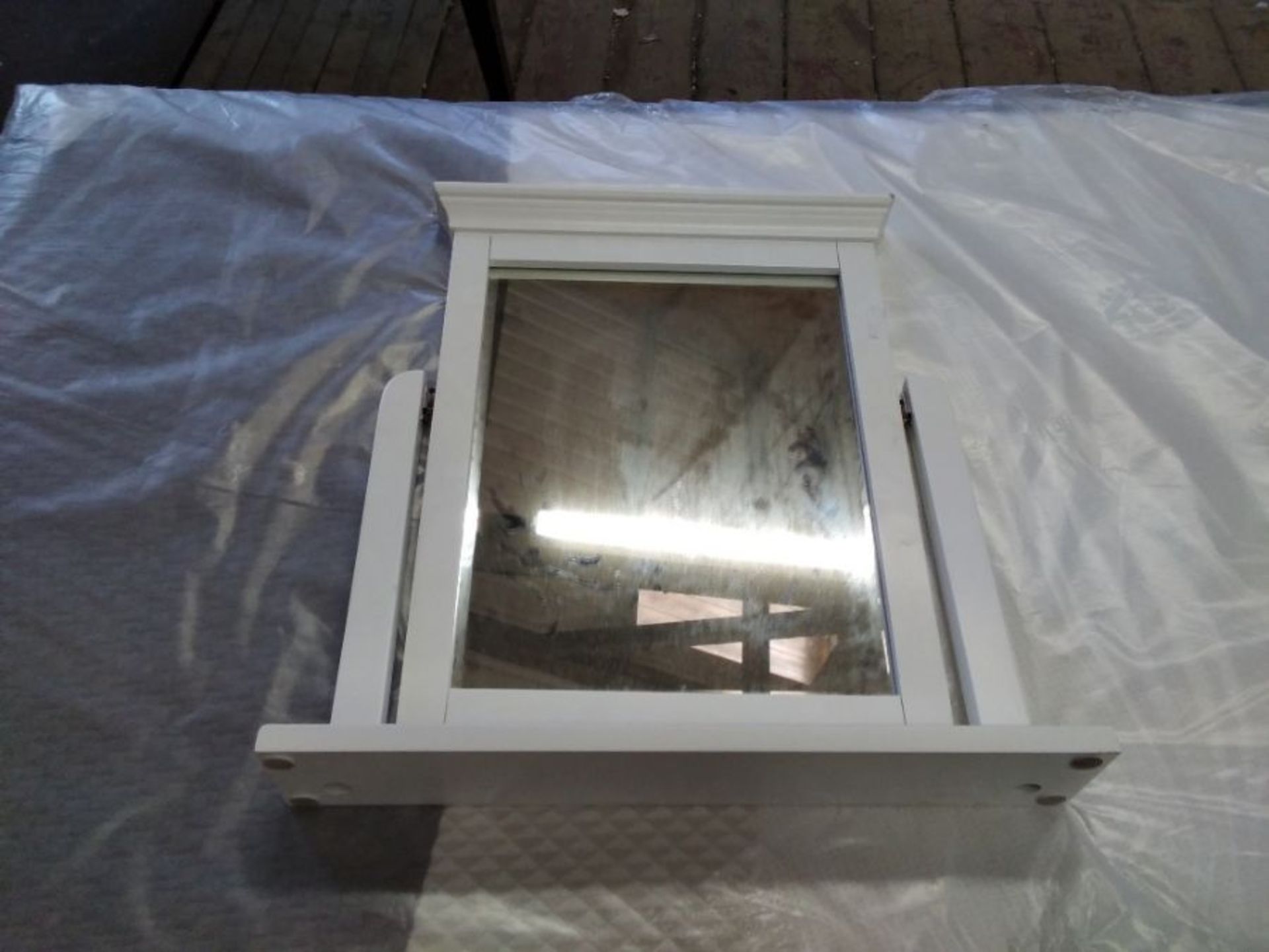 WHITE PAINTED DRESSING TABLE MIRROR (DAMAGED)