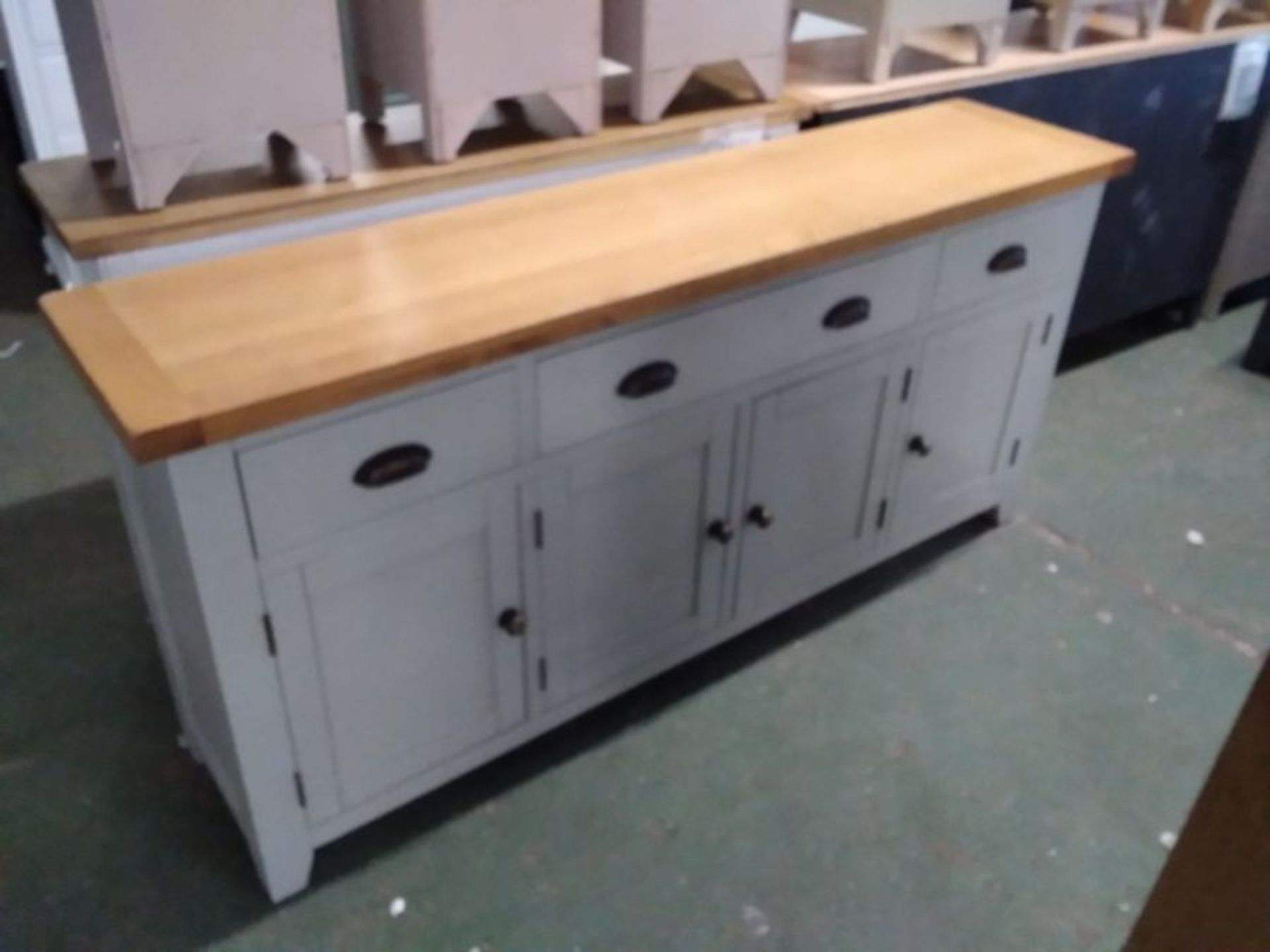 HAMPSHIRE GREY PAINTED AND OAK 4 DOOR SIDEBOARD (M