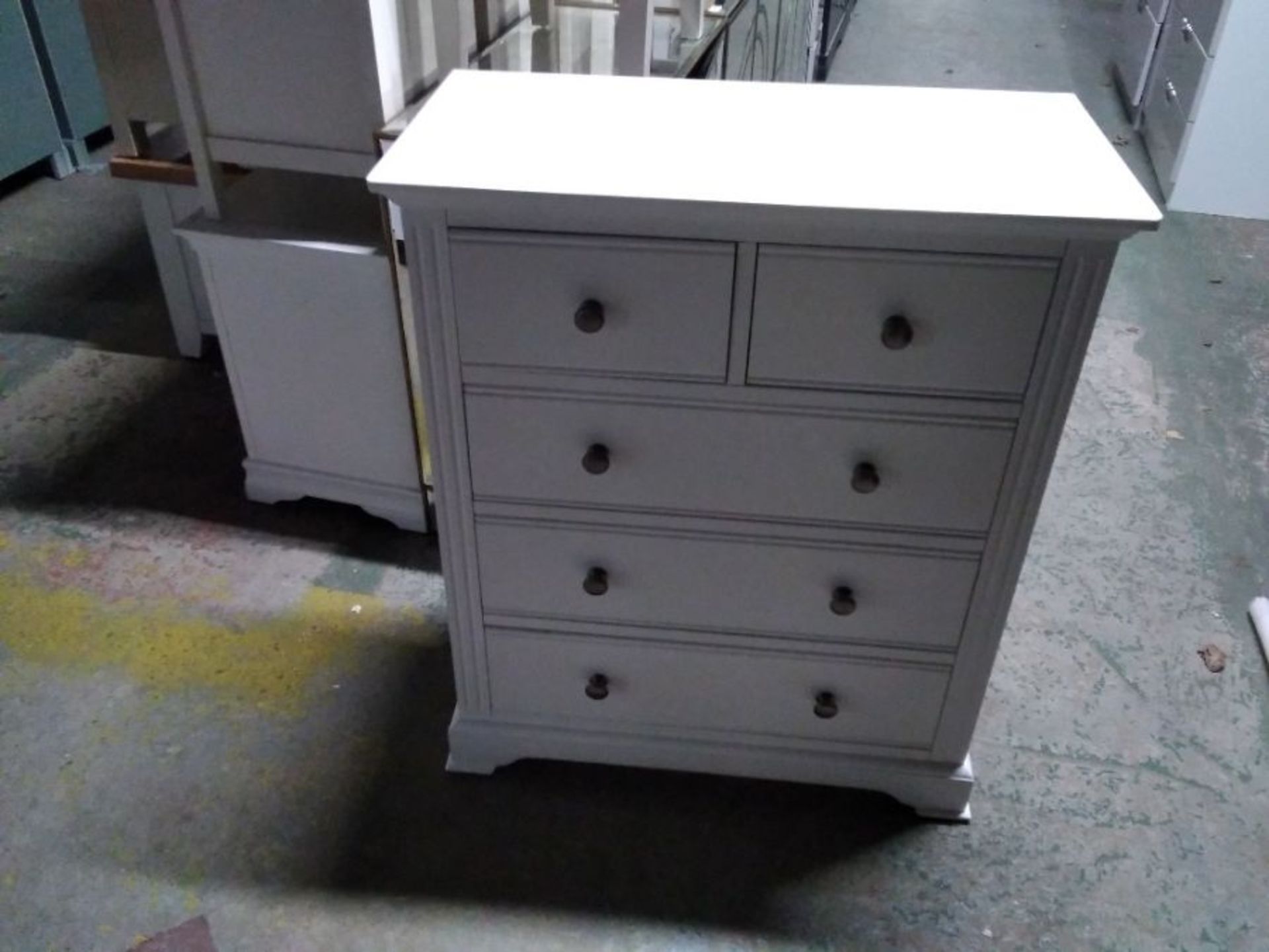 BANBURY WHITE PAINTED 2 OVER 3 DRAWER CHEST (DAMAGED)