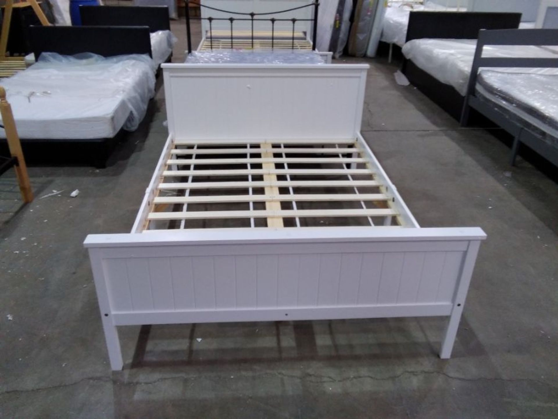 ARCEDIA DOUBLE WOODEN BEDFRAME (28102/16)