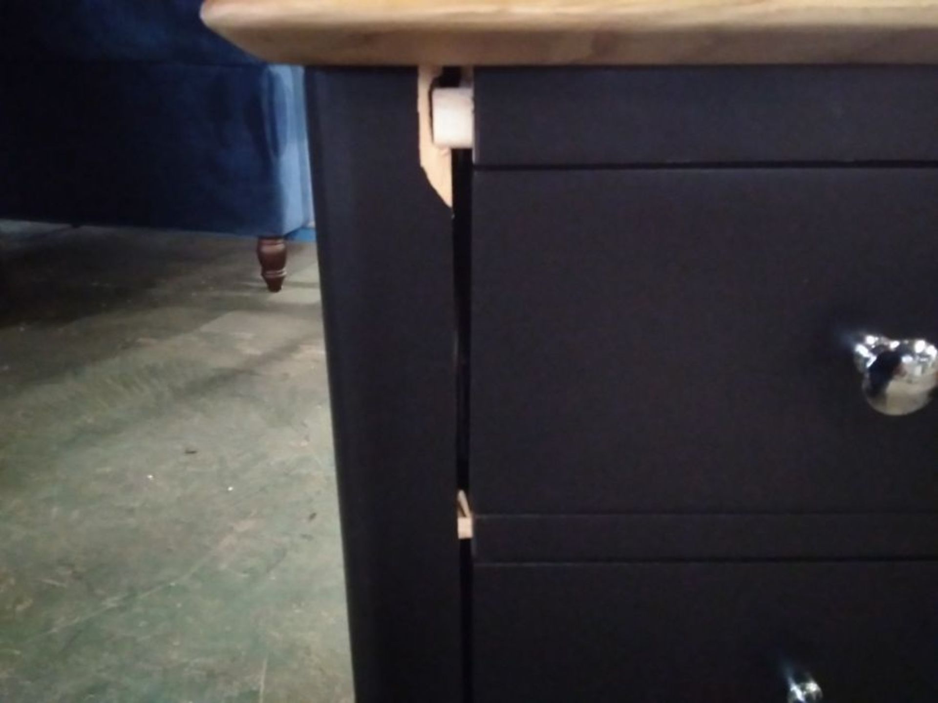 BERGEN BLACK PAINTED AND OAK 3 DRAWER VBEDSIDE (DA - Image 2 of 3