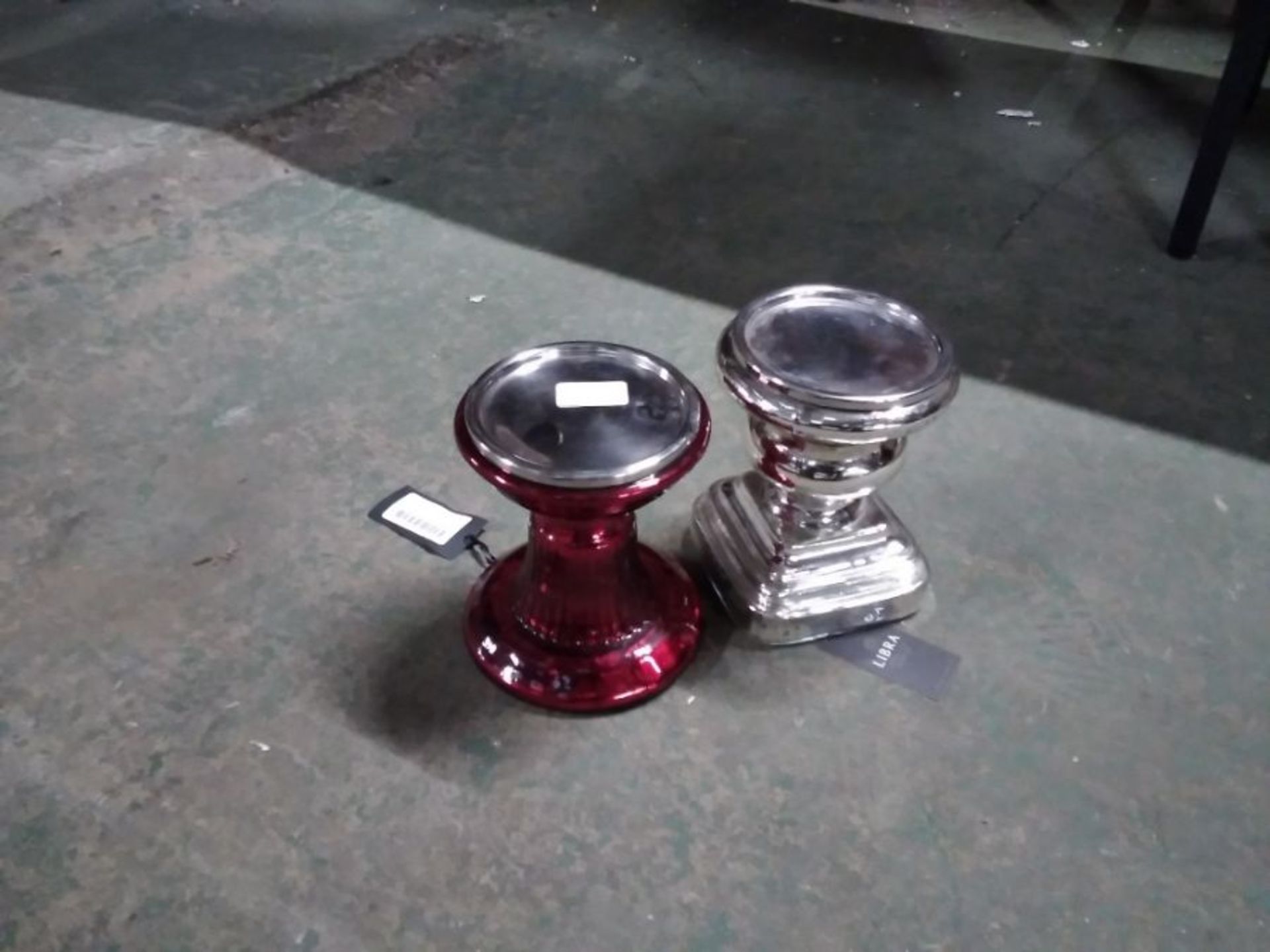 2 X CANDLE STAND