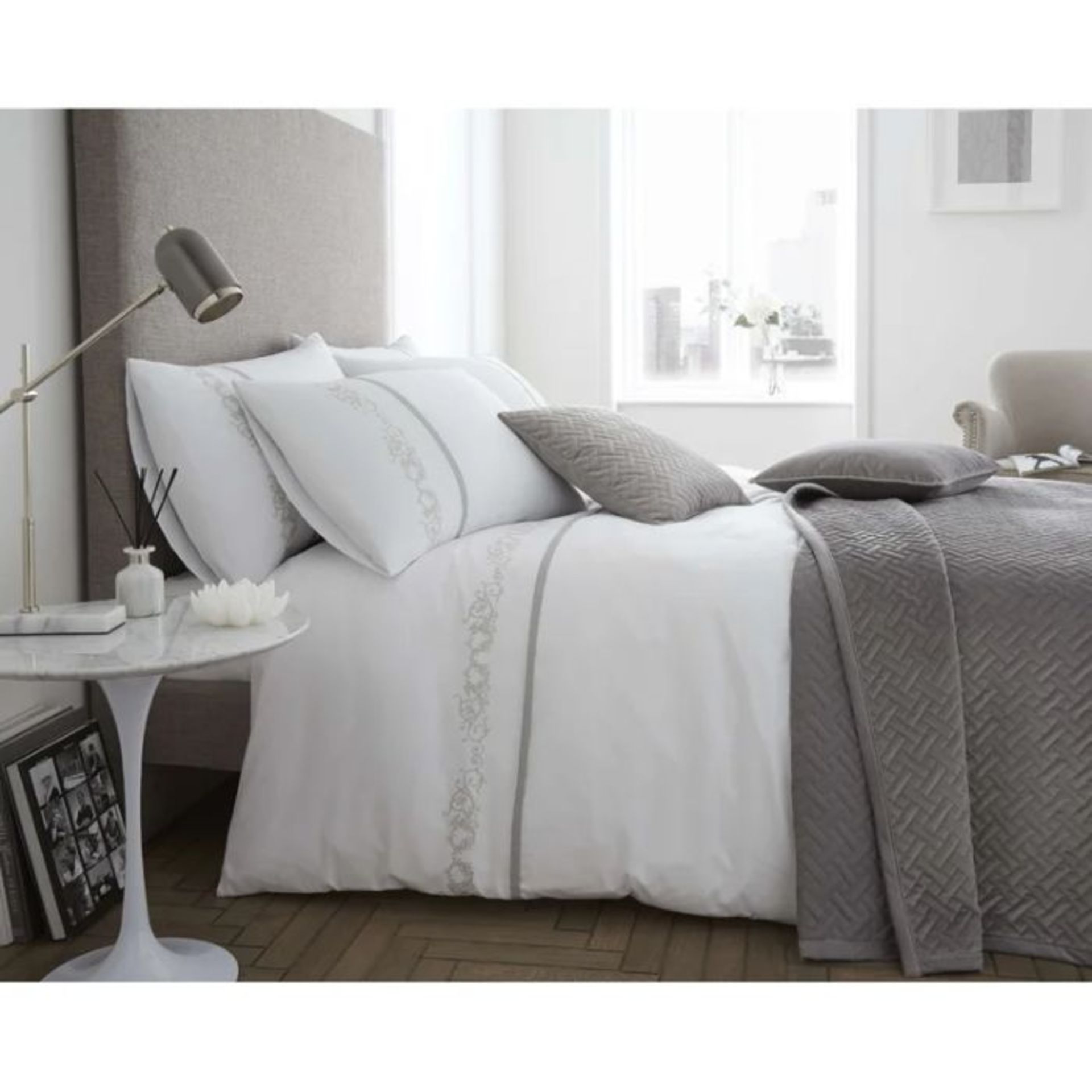 Marlow Home Co., Culberson White 200 TC Traditional Duvet Cover Set (GREY) (DOUBLE) - RRP£27.99( - Image 4 of 4