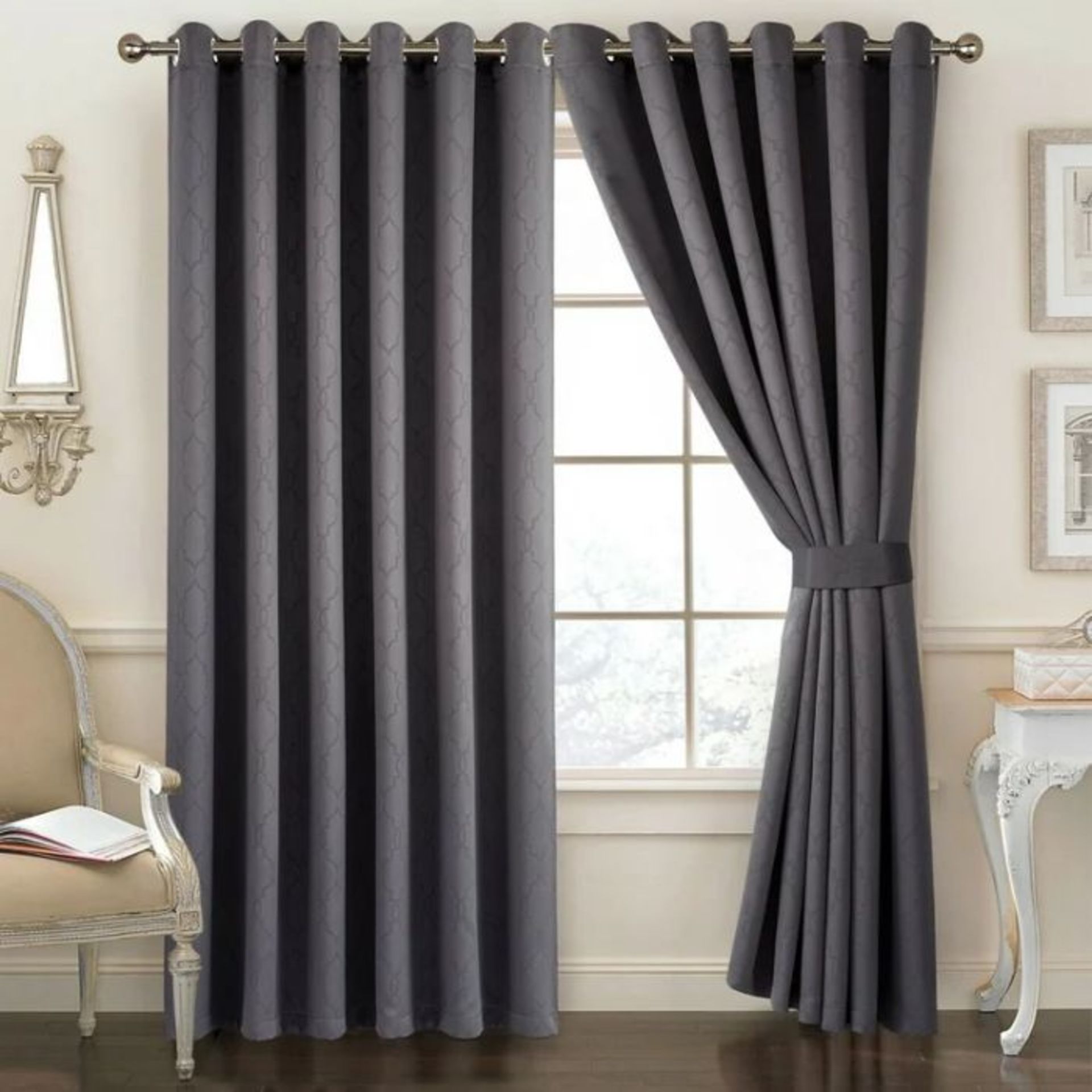 Marlow Home Co., Larock Eyelet Blackout Thermal Embossed Curtain (GREY) (66" W x 72" D) - RRP £35.99 - Image 2 of 3