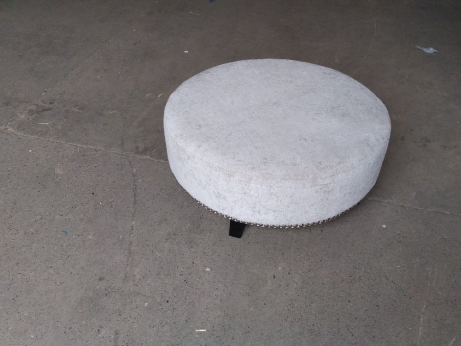 RENDEVOUS HARDWICK SILVER ROUND FOOTSTOOL (CAV 894