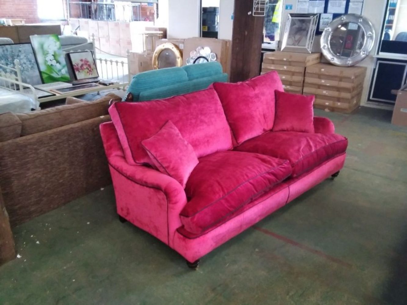 Modern & Antique Furniture Auction inc Top High Street Brands