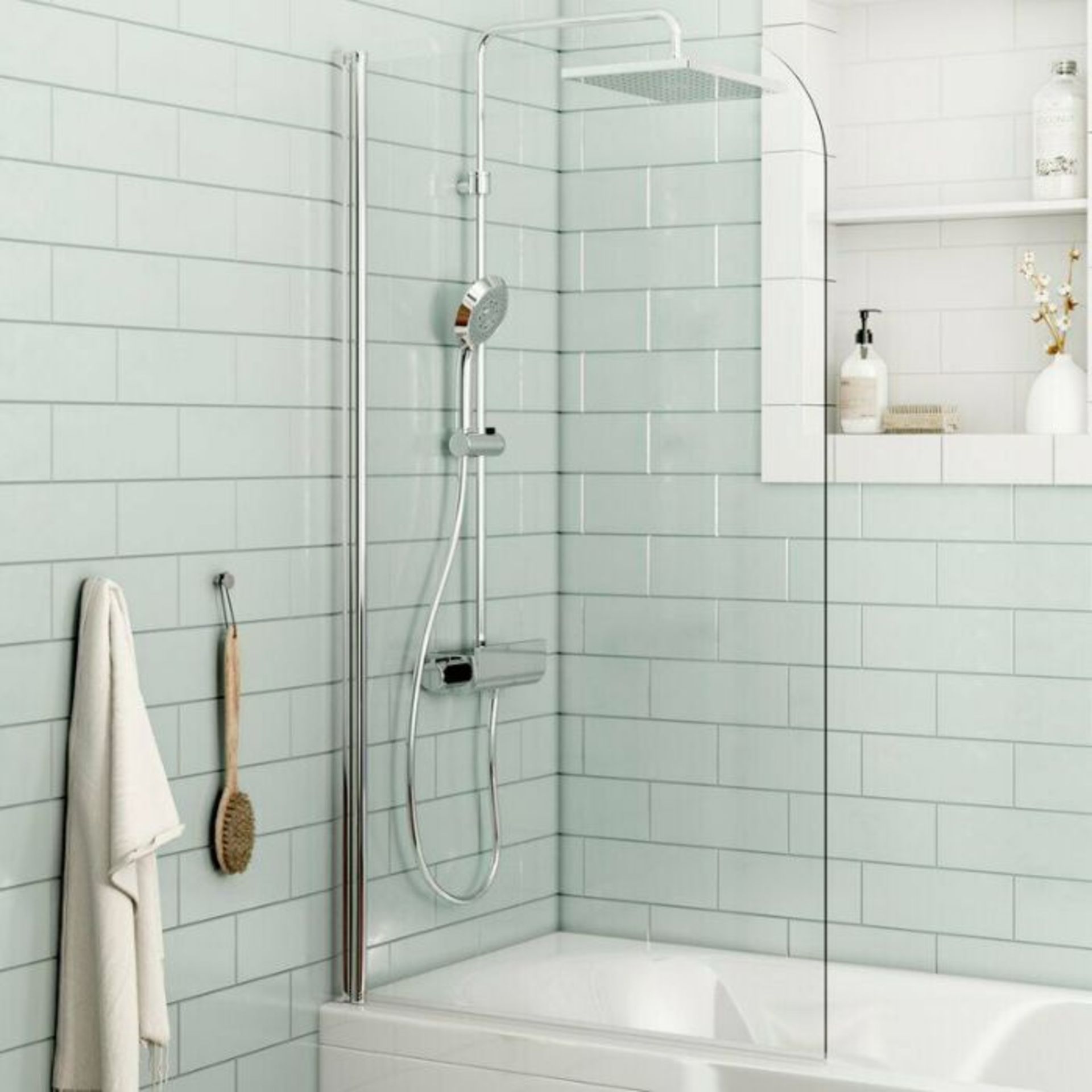 Belfry Bathroom,Forada Curved Tempered Glass Pivot Bath Screen RRP -£58.99 (24498/14 -CSLI1015)(