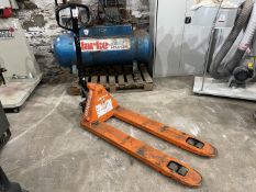 Doosan Pallet Truck, Max Capacity 2500 Kgs