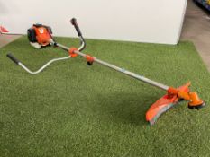 Parker PGBC-5200 Petrol Grass Trimmer as Lotted. Please Note: No VAT on Hammer Price, Collection