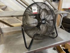 SIP 18" Industrial Floor Fan. This Lot is STRICTLY to be Collected Thursday 23 November 2023,