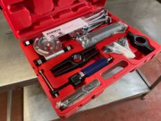 Sealy PS982 Hydraulic Puller Set, Complete With Case. This Lot is STRICTLY to be Collected