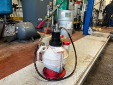 7L Pump Action Oil Extractor. This Lot is STRICTLY to be Collected Thursday 23 November 2023,