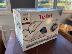 Tefal High Pressure Express Steam Iron , Please Note: The Purchaser is Required to Remove this Lot