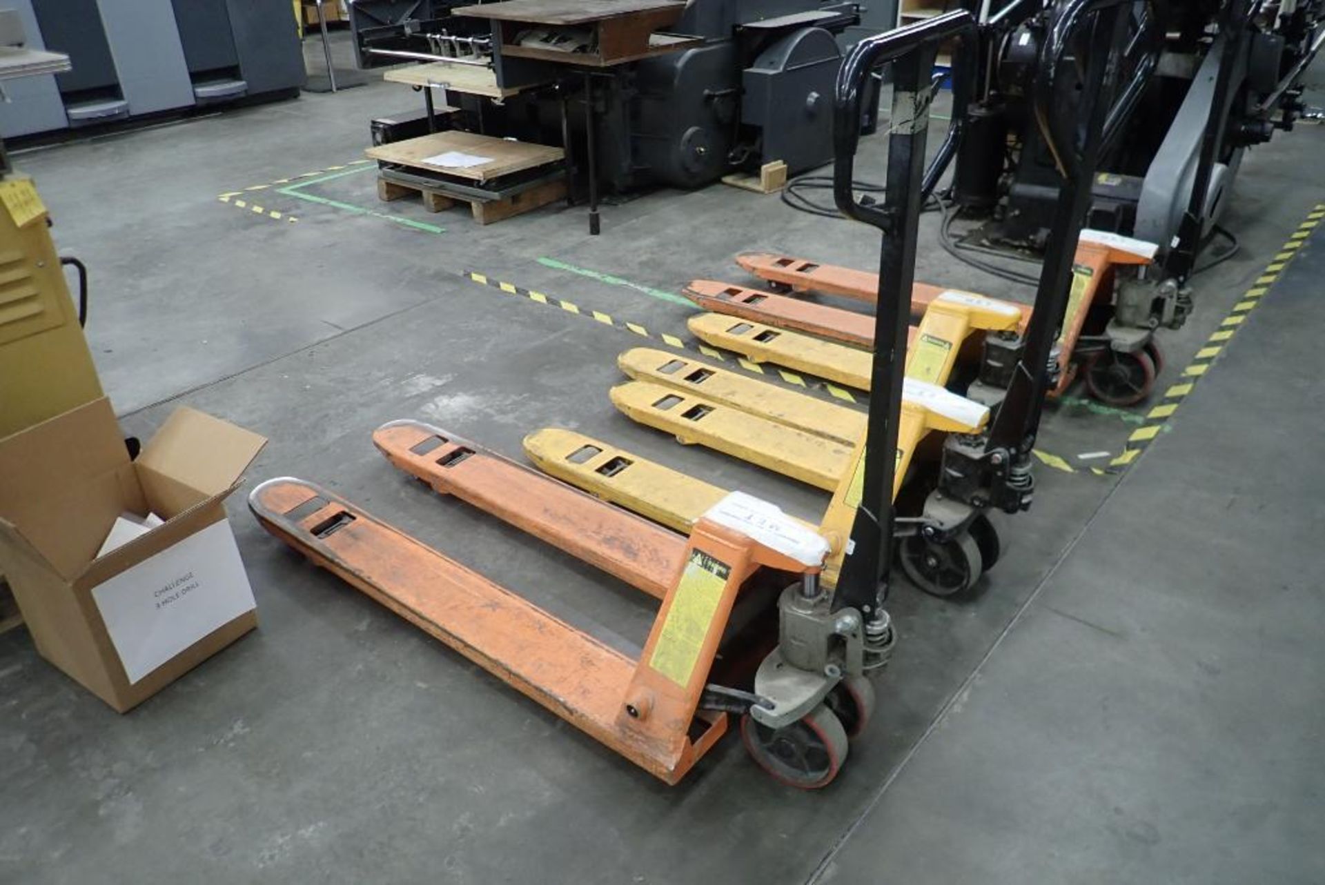 Narrow Isle 5,500lbs Capacity Pallet Jack-36" Forks.