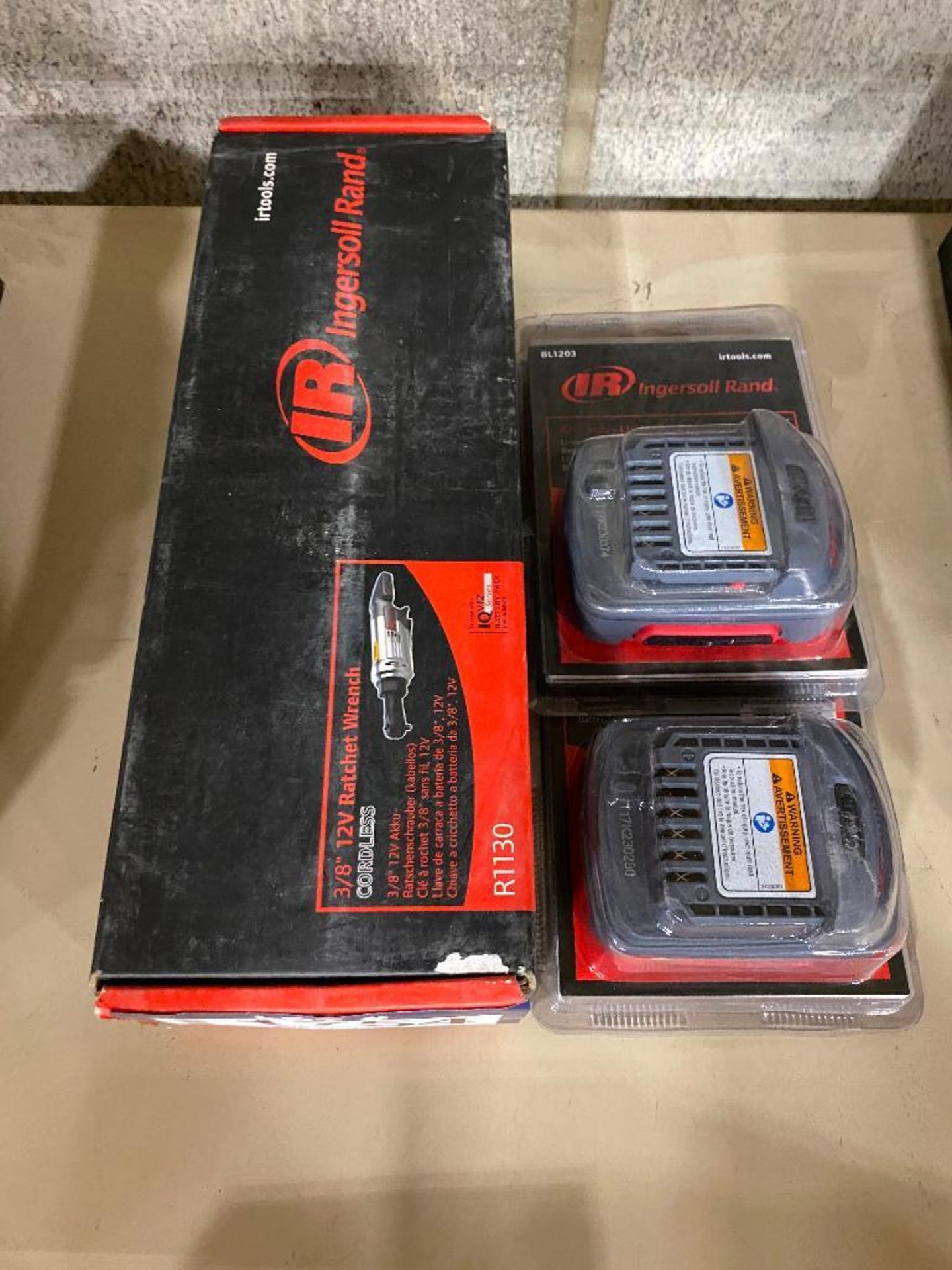 Ingersoll Rand R1130 Cordless 3/8" 12V Cordless Ratchet w/ (2) Batteries