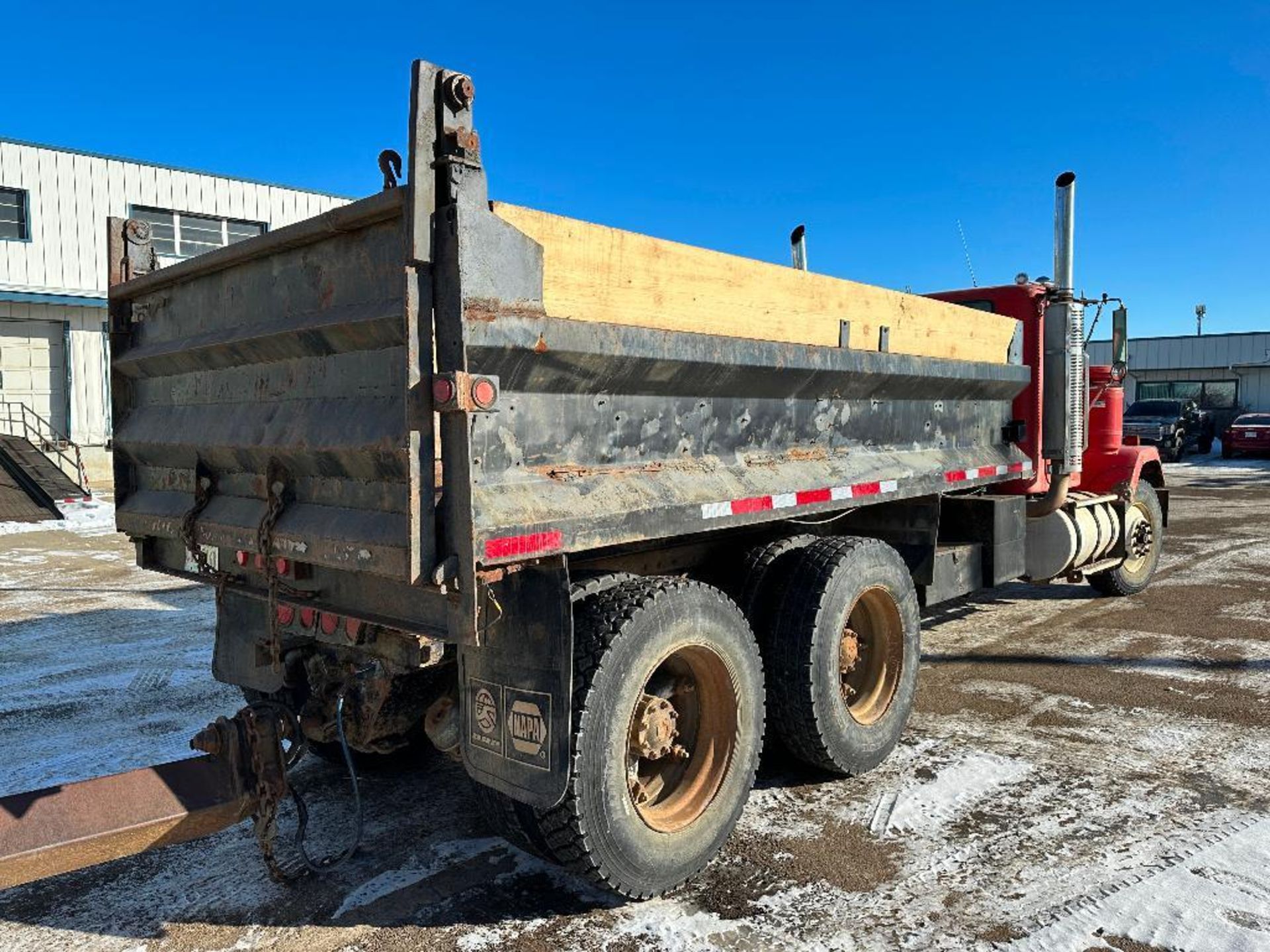 1986 GMC General T/A End Dump Truck VIN #: 1GDT9F4K6GV502215 - Image 2 of 14