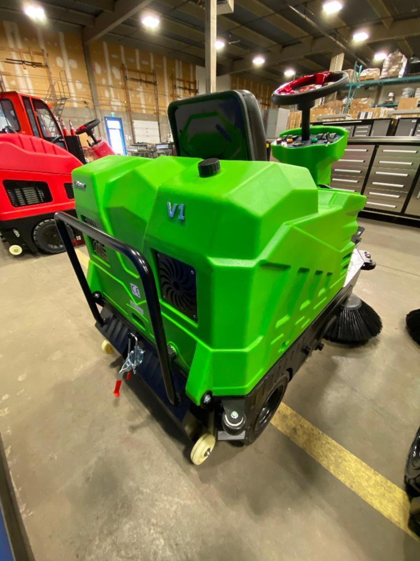 New 2022 aokeqi 0S-V1 43" Wide Ride-On Electric Industrial Floor Sweeper - Image 3 of 10