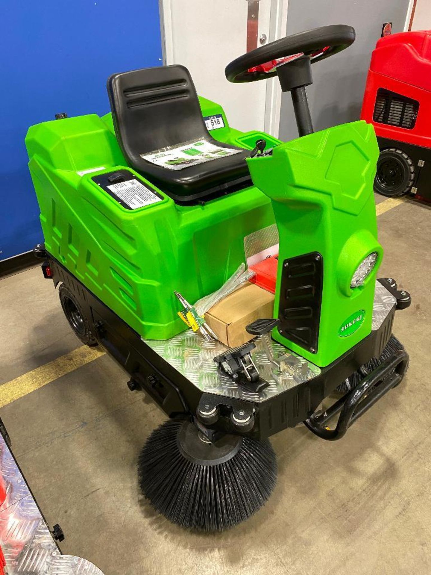 New 2022 aokeqi 0S-V1 43" Wide Ride-On Electric Industrial Floor Sweeper - Image 2 of 10
