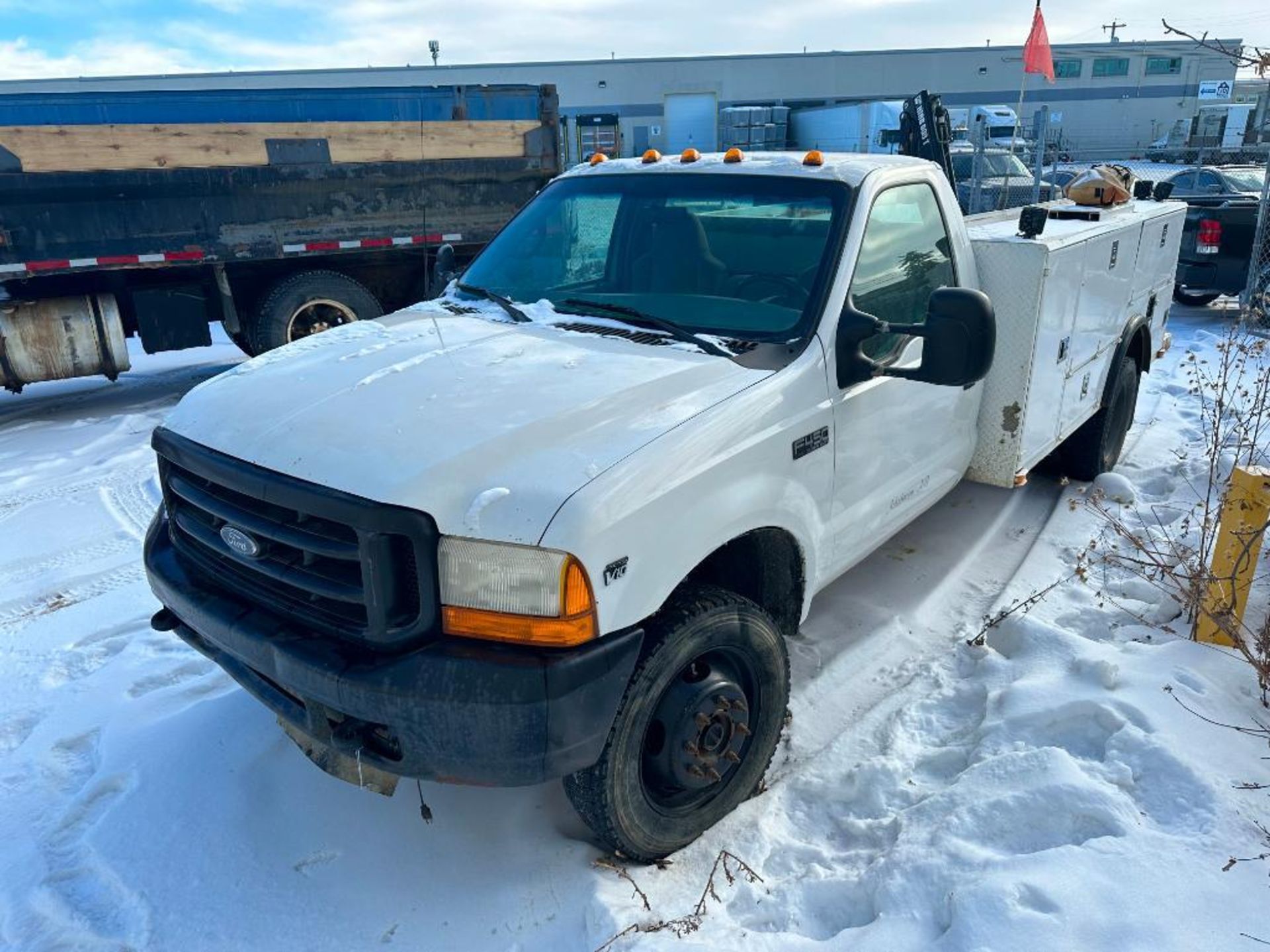 2000 Ford F-450 Service Truck with Hiab 008 Picker Crane VIN #: 1FDXF47S0YEB11508 - Image 2 of 10