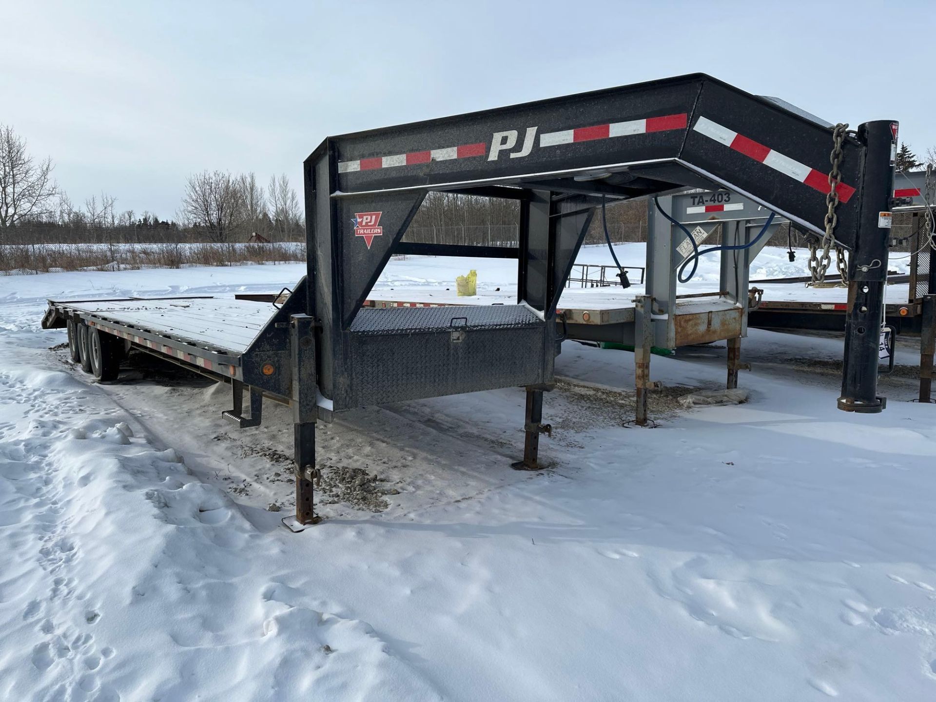 2021 PJ Trailer 32' Tri/A Gooseneck Trailer w. Beaver tails and ramps SN: 4P5LS3232L1314737 - Image 2 of 10