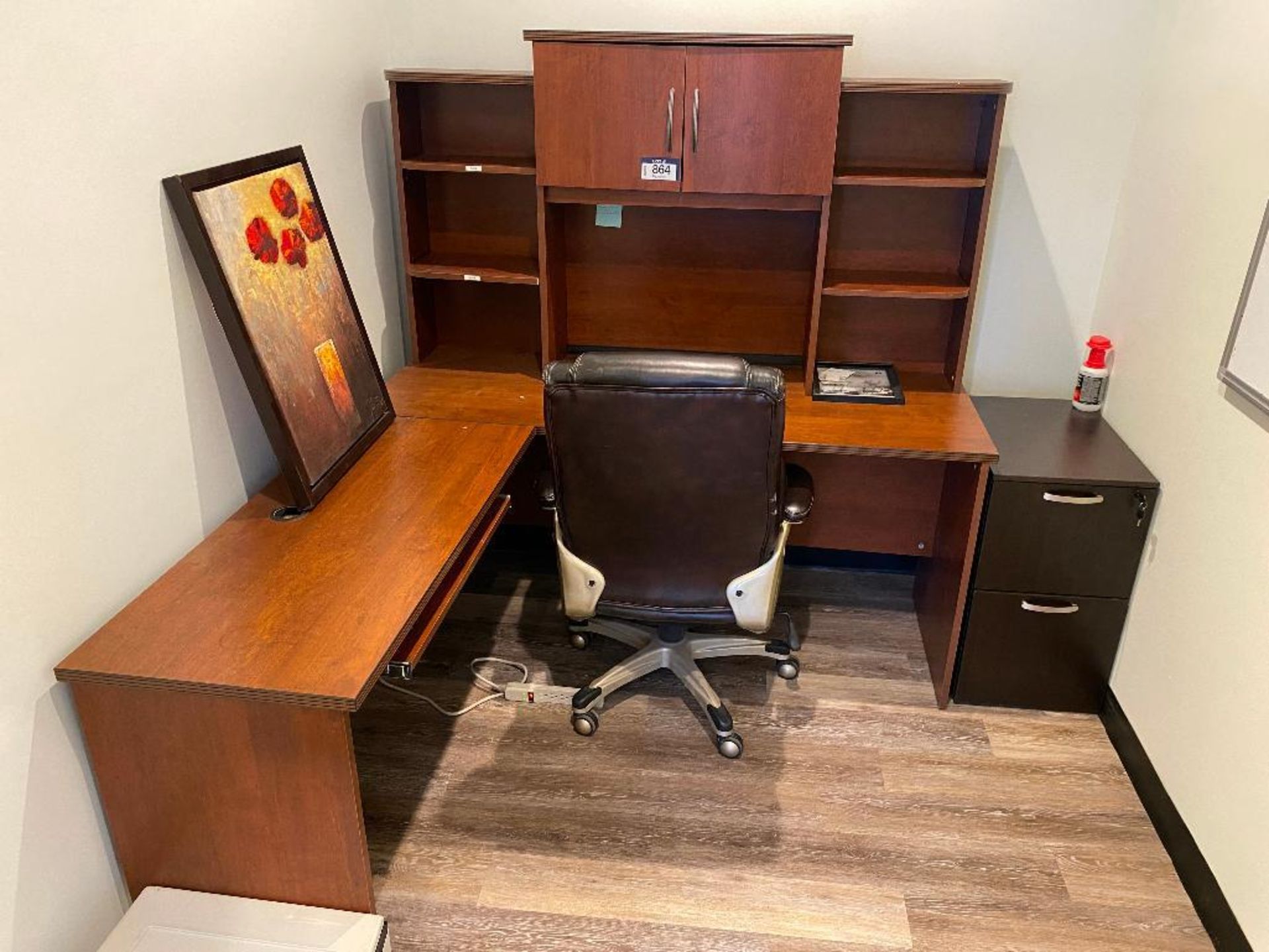 L-Shape Desk w. Overhead, File cabinet and task chair - Image 2 of 3