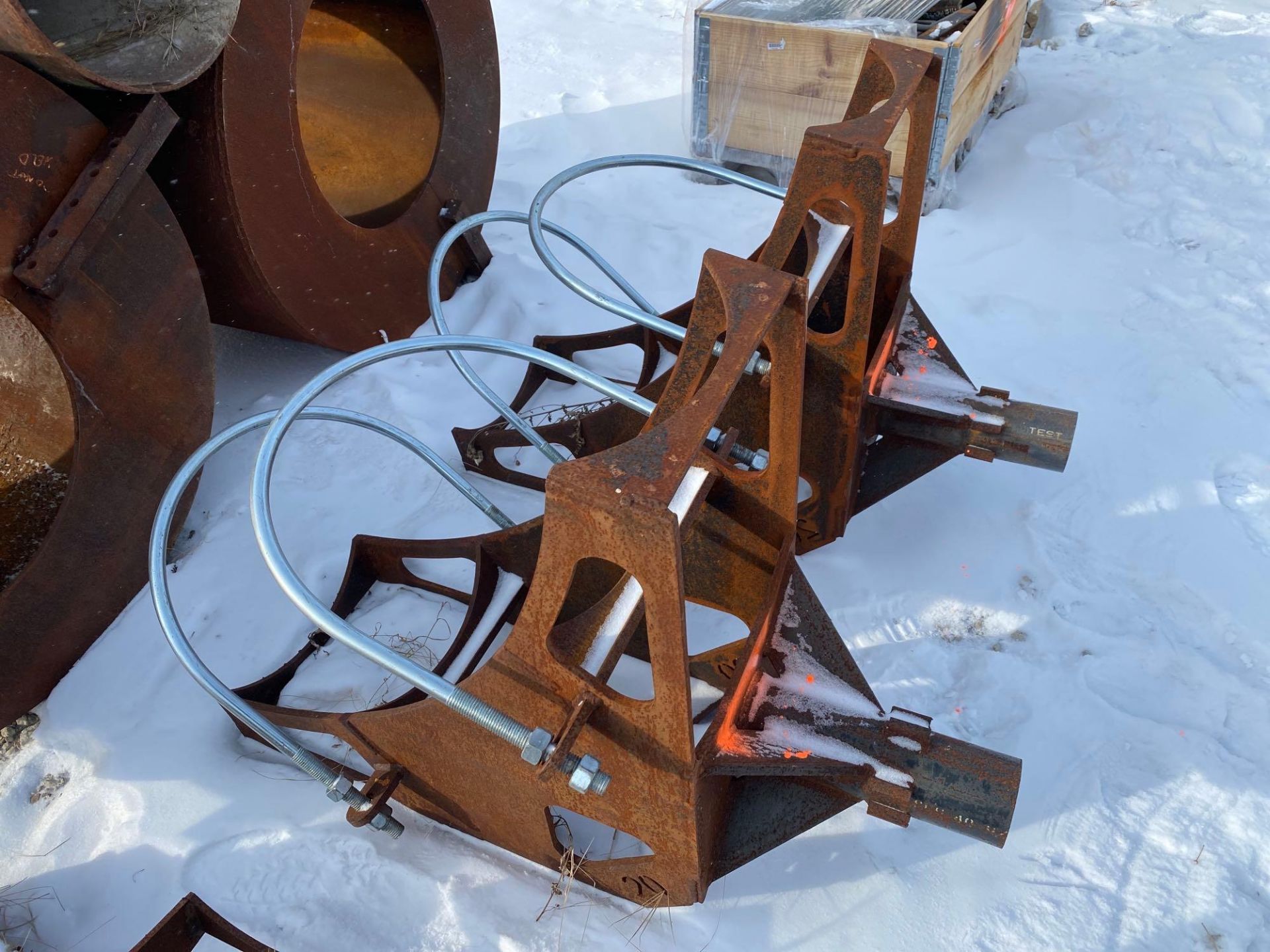 Lot of asst. Pipe Positioner Clamps and steel cutoffs - Image 4 of 6