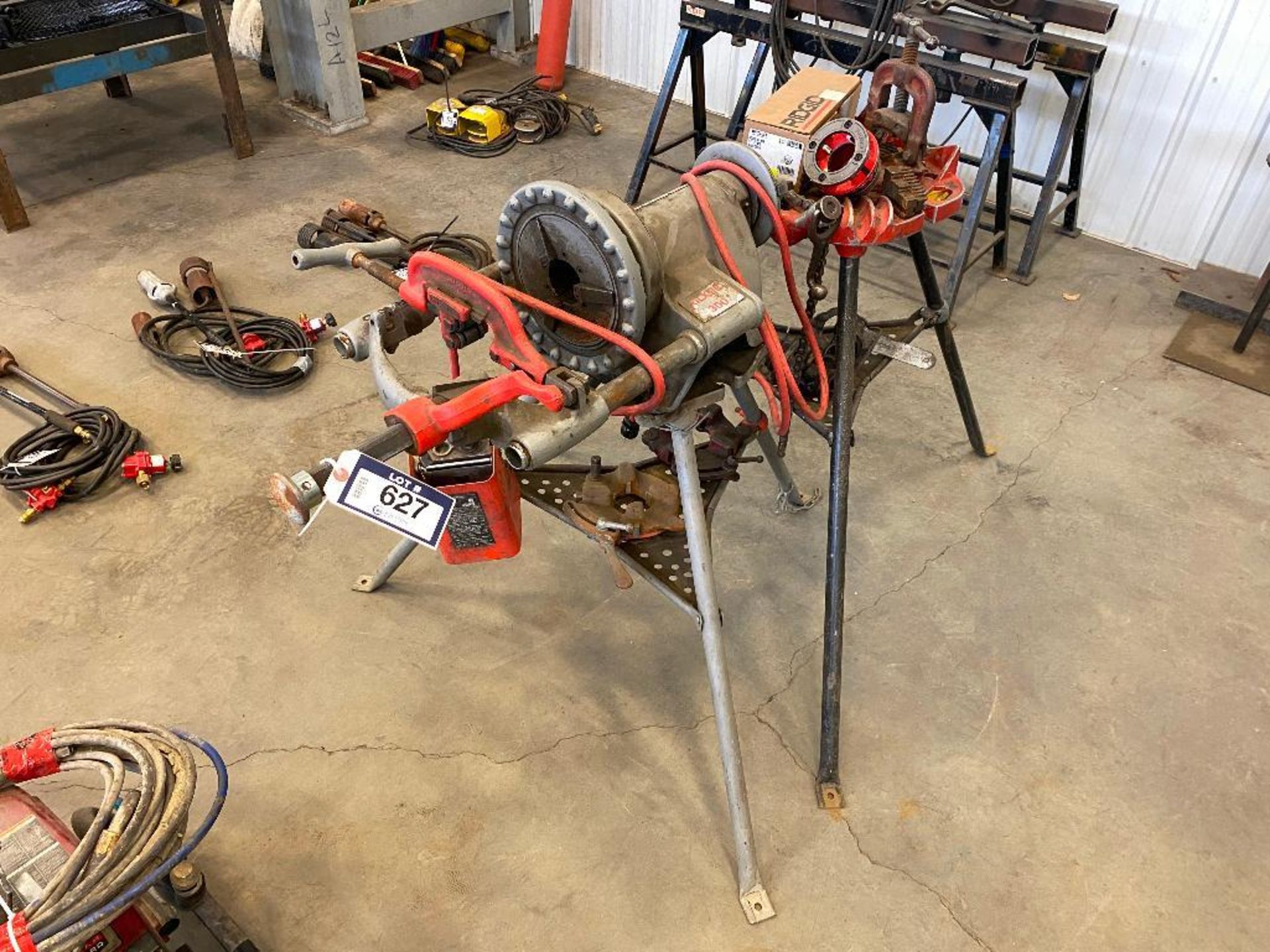 Ridgid 300 Power Threader w. Tri-Stand and asst. die heads