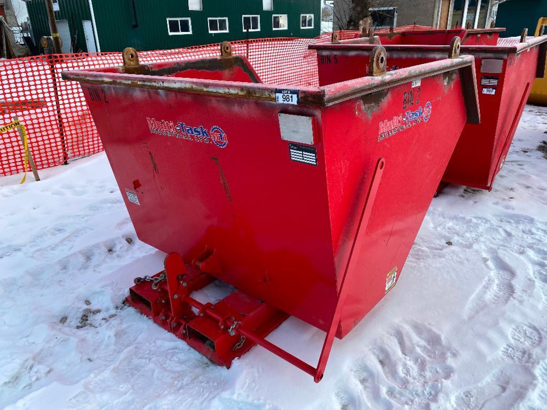 Intersteel 6000lb. Self Dumping Hopper