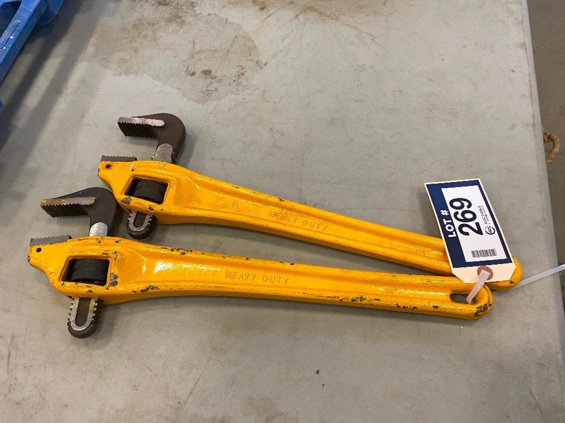 Lot of (2) 18" Heavy Duty Offset Pipe Wrenches - Image 2 of 5