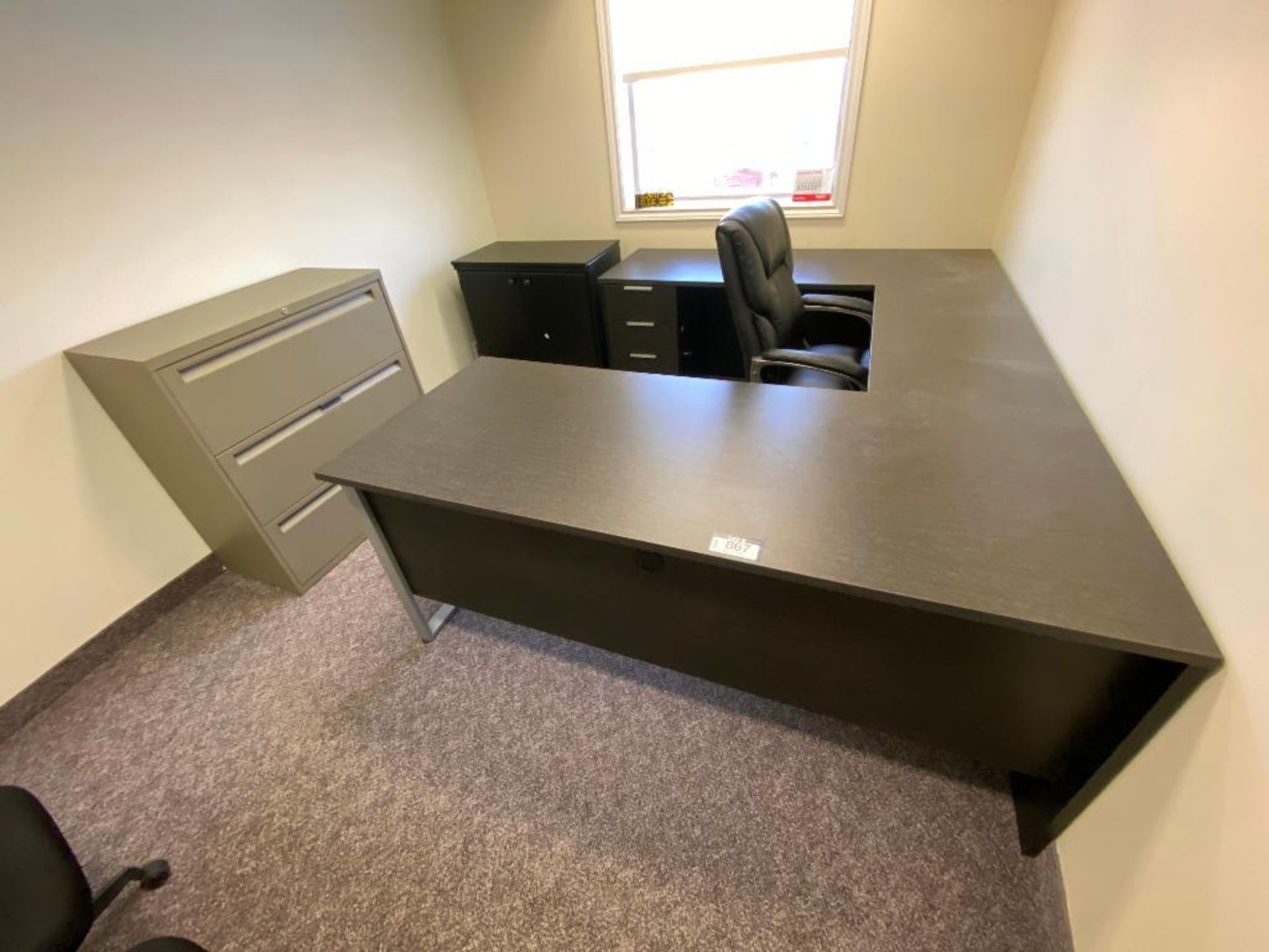 U-Shape Desk w. (2) Lateral Filing cabinets and (3) Chairs - Image 2 of 3