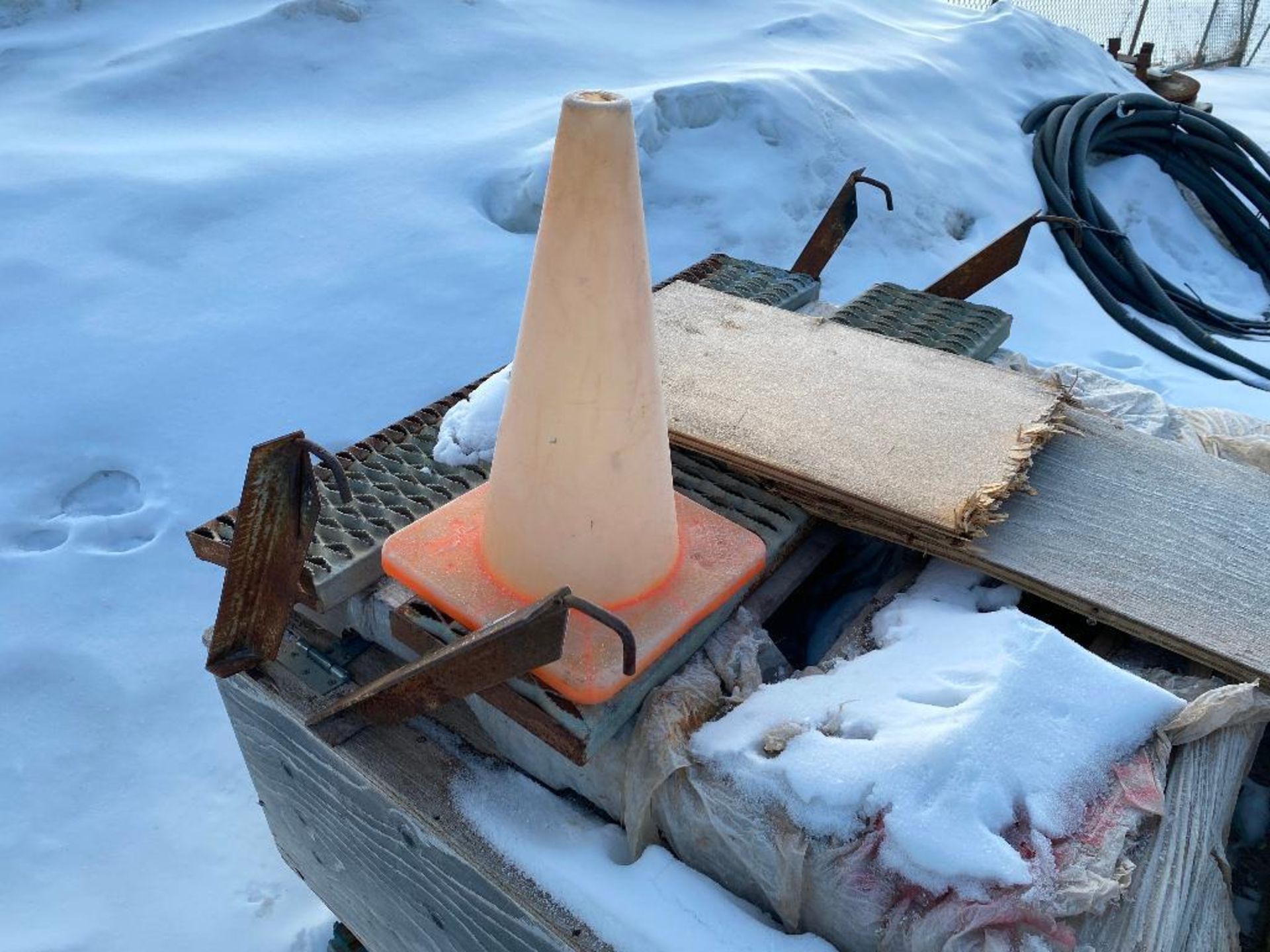 Crate of Asst. Pipe Clamps - Image 2 of 3