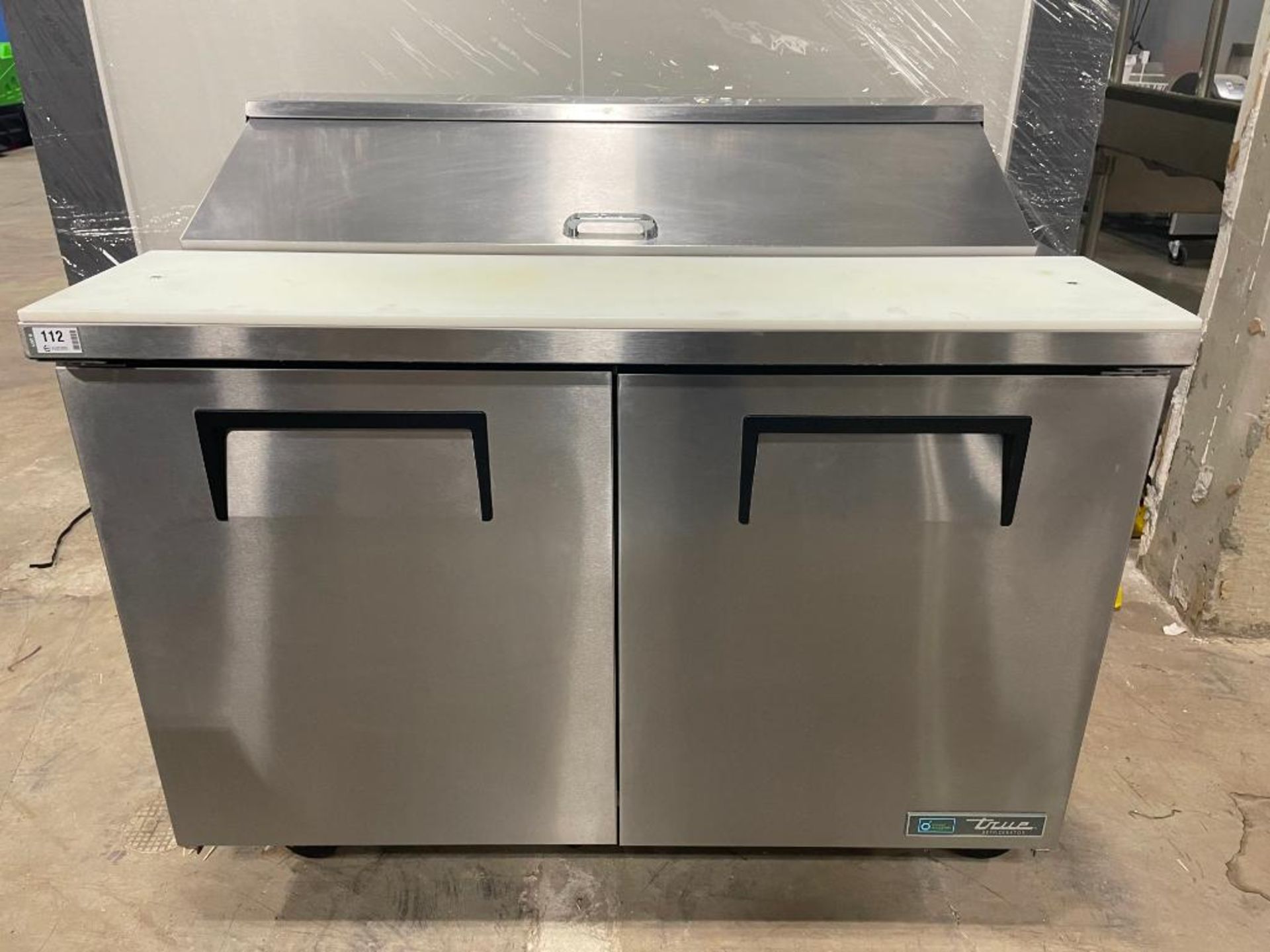 TRUE TSSU-48-12-HC 48" REFRIGERATED TWO DOOR PREP TABLE - Image 3 of 15