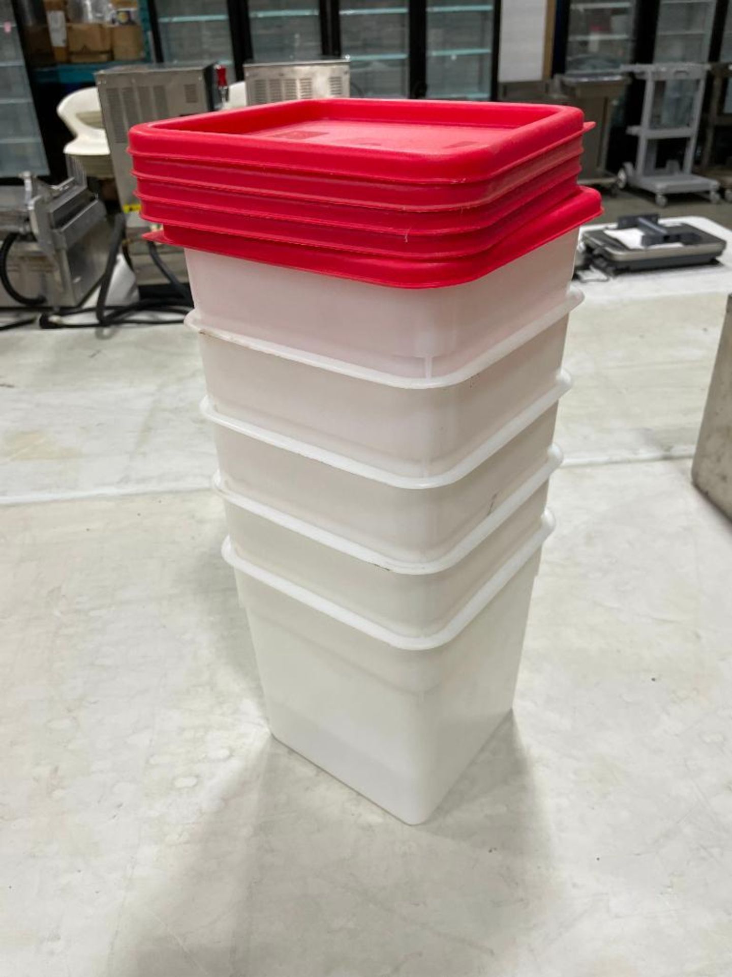 7.5 QT CAMBRO SQUARE WHITE FOOD STORAGE CONTAINER - LOT OF 5 - Image 4 of 6