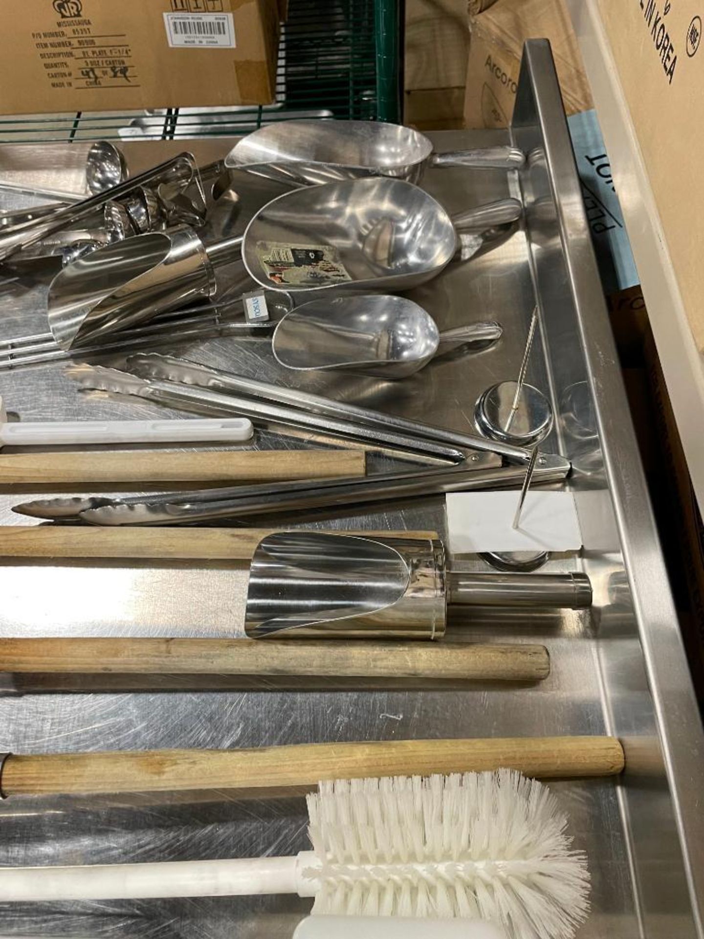 STAINLESS STEEL LADES, ICE SCOOPS, WIRE BRUSHES & FOOD STORAGE CONTAINER - Image 9 of 11