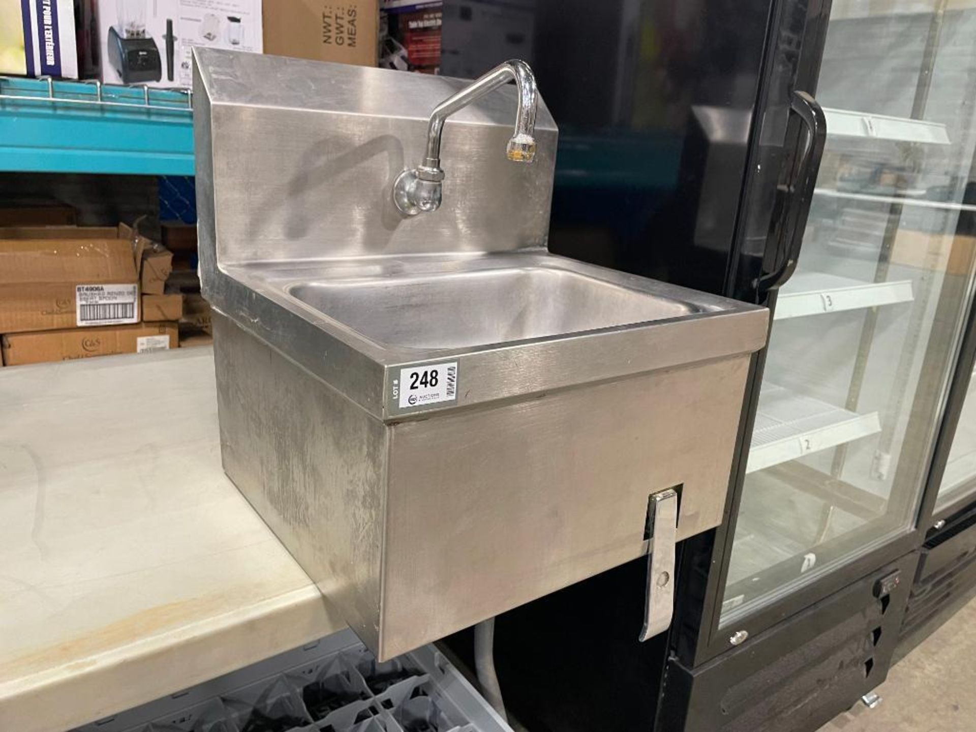 STAINLESS STEEL WALL MOUNT SINK WITH KNEE VALVE - Image 3 of 6