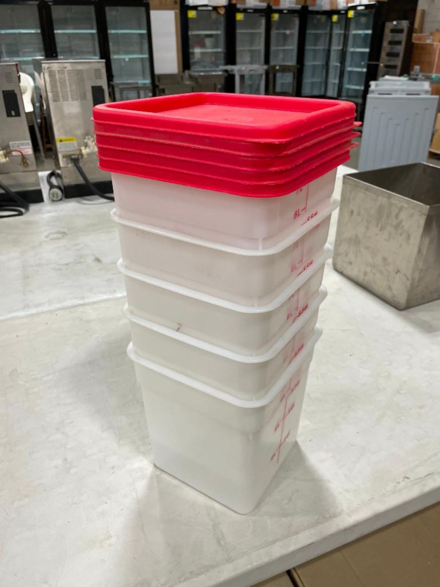 7.5 QT CAMBRO SQUARE WHITE FOOD STORAGE CONTAINER - LOT OF 5 - Image 3 of 6