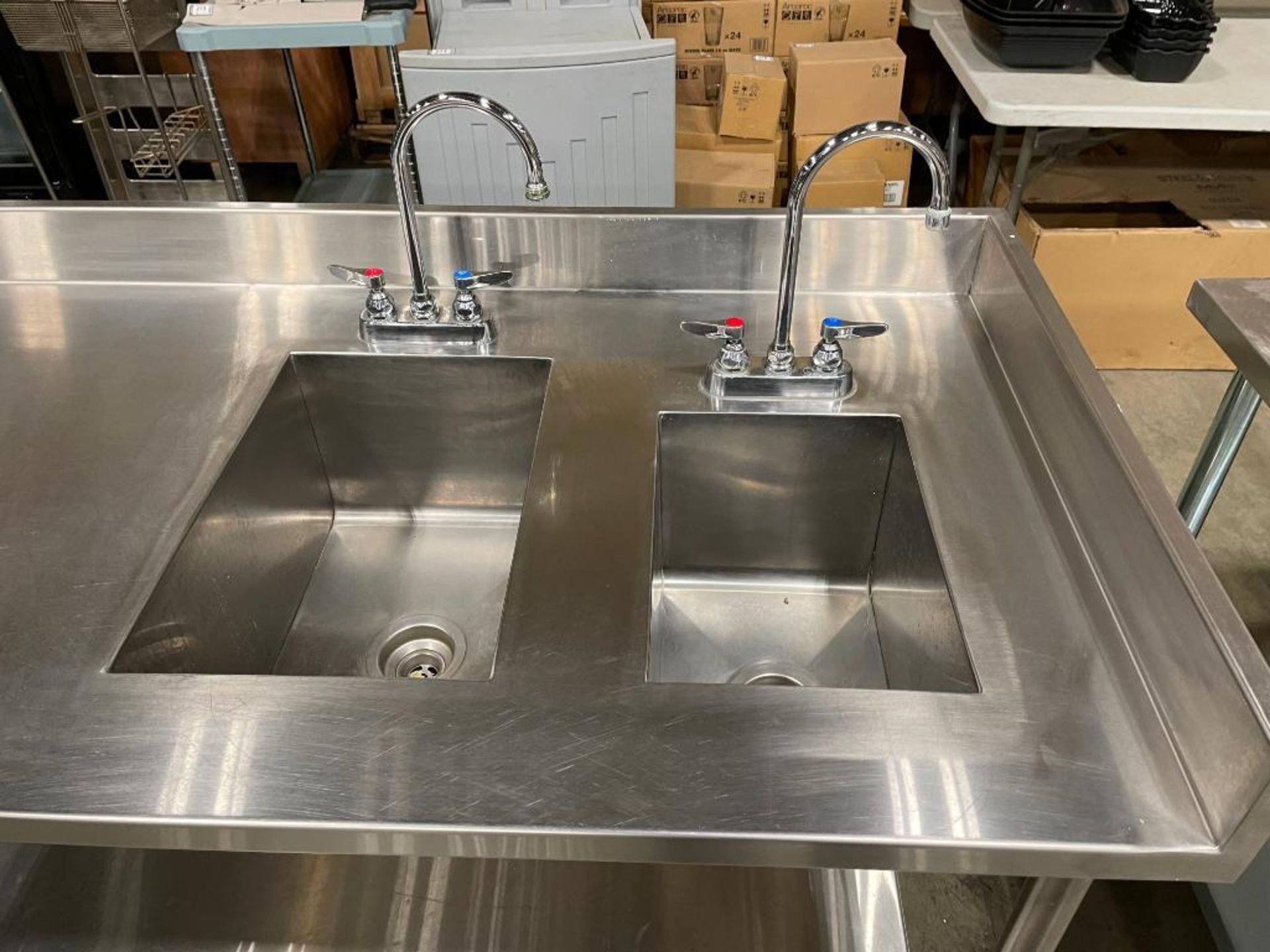 60" STAINLESS STEEL WORK TABLE WITH TWO SINK WELLS & TAPS - Image 2 of 6