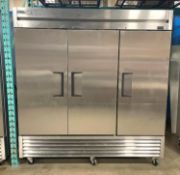 TRUE T-72-HC STAINLESS STEEL TRIPLE SOLID DOOR REACH-IN COOLER W/(2) TRUE FULL HEIGHT SHEET PAN RACK