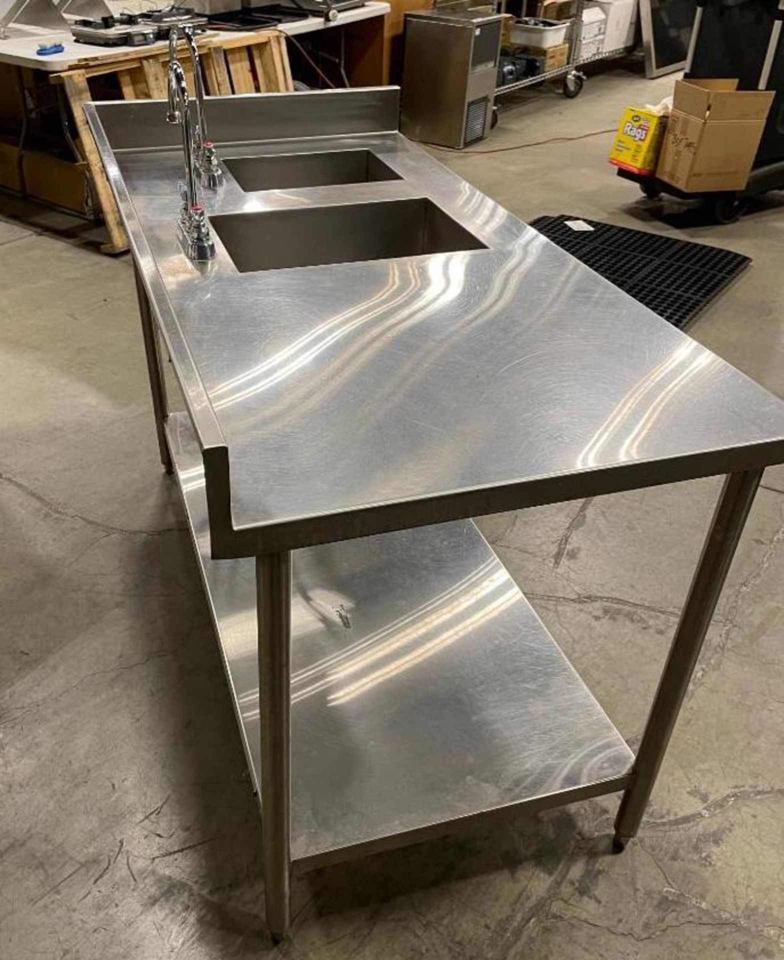 60" STAINLESS STEEL WORK TABLE WITH TWO SINK WELLS & TAPS - Image 5 of 6