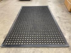 ANTI-FATIGUE MAT - 3 FOOT. x 5 FOOT, BEVELED EDGE - NEW - LOT OF 1 MAT