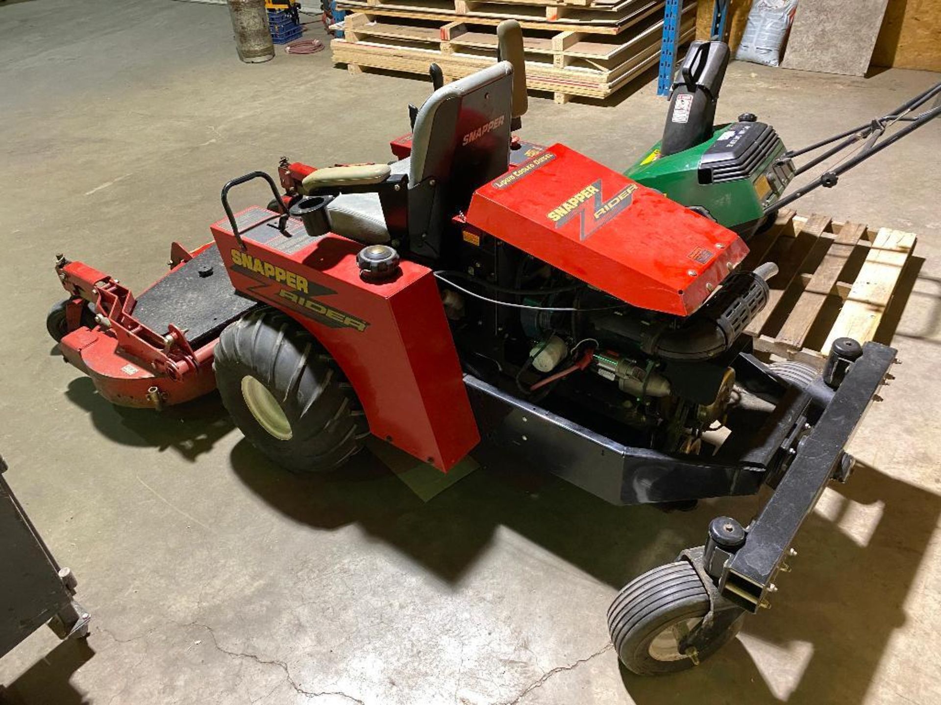 Snapper Z Rider Diesel Turf Cruiser ZF210JDKU w/ Snapper ZF6100M 61" Mower Deck , 292hrs Showing - Image 2 of 10