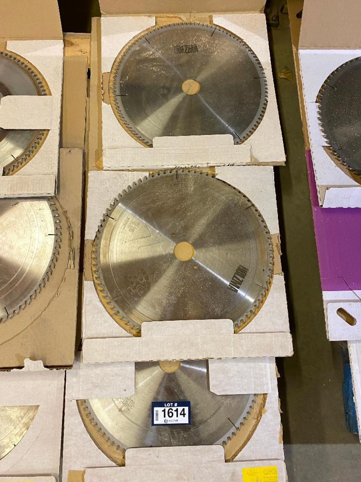 Lot of (3) Asst. 520mm Saw Blades - Image 2 of 5