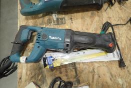 Makita IR3050T Reciprocating Saw w/Spare Blades.