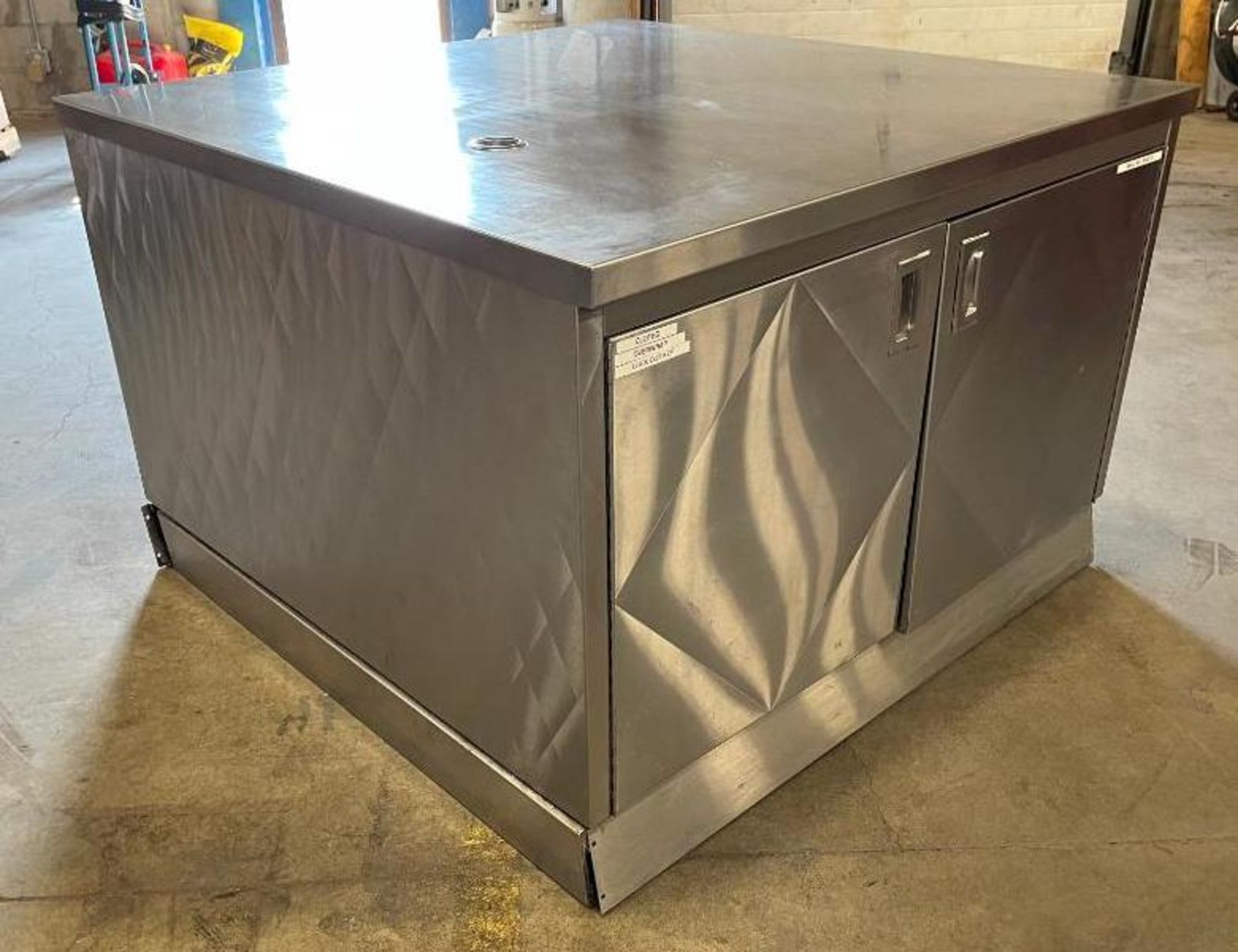 48" FOUR DOOR STAINLESS STEEL STORAGE CABINET/EQUIPMENT STAND - Image 10 of 24