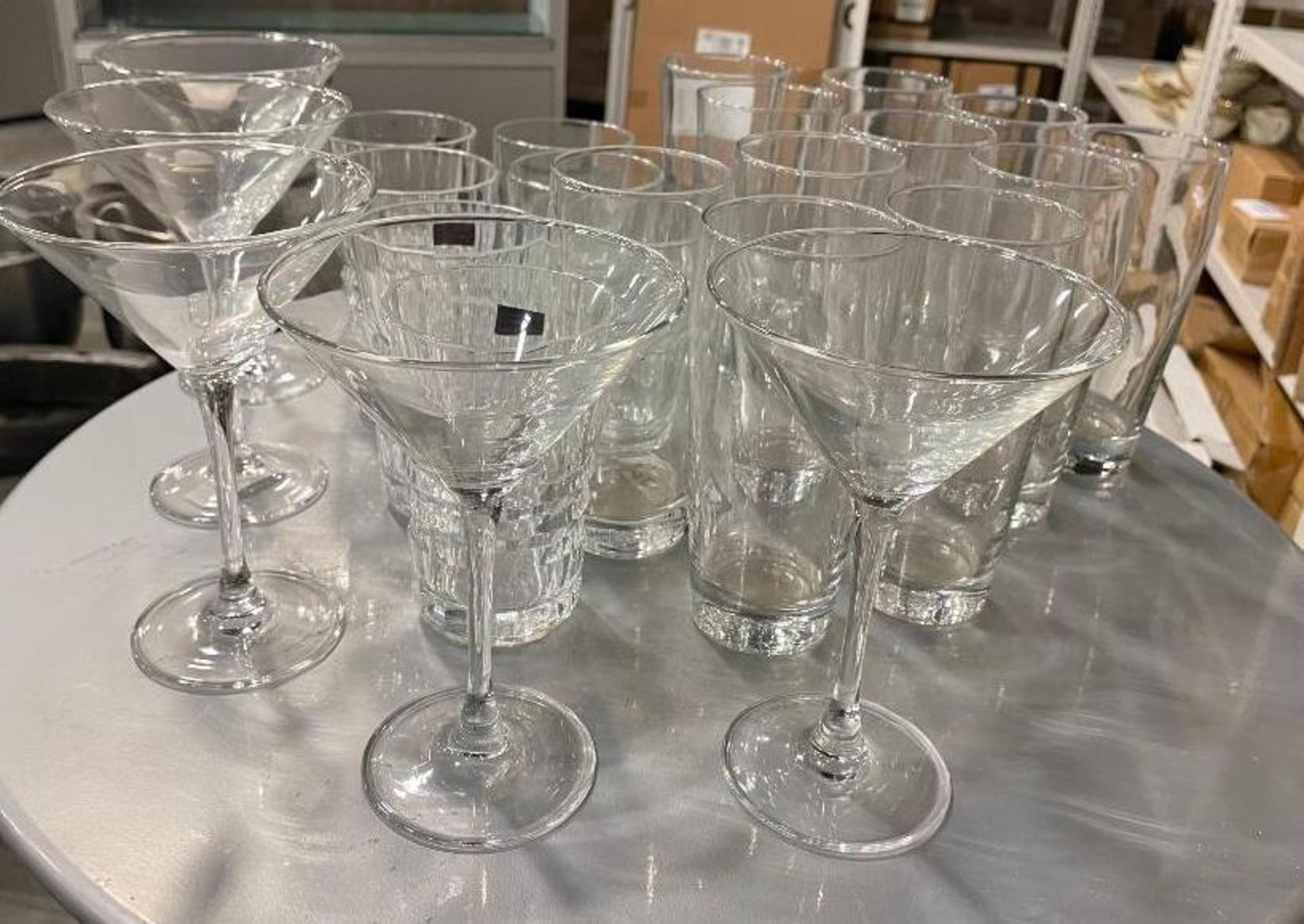 20 PIECES OF ASSORTED GLASSWARE - Image 3 of 8