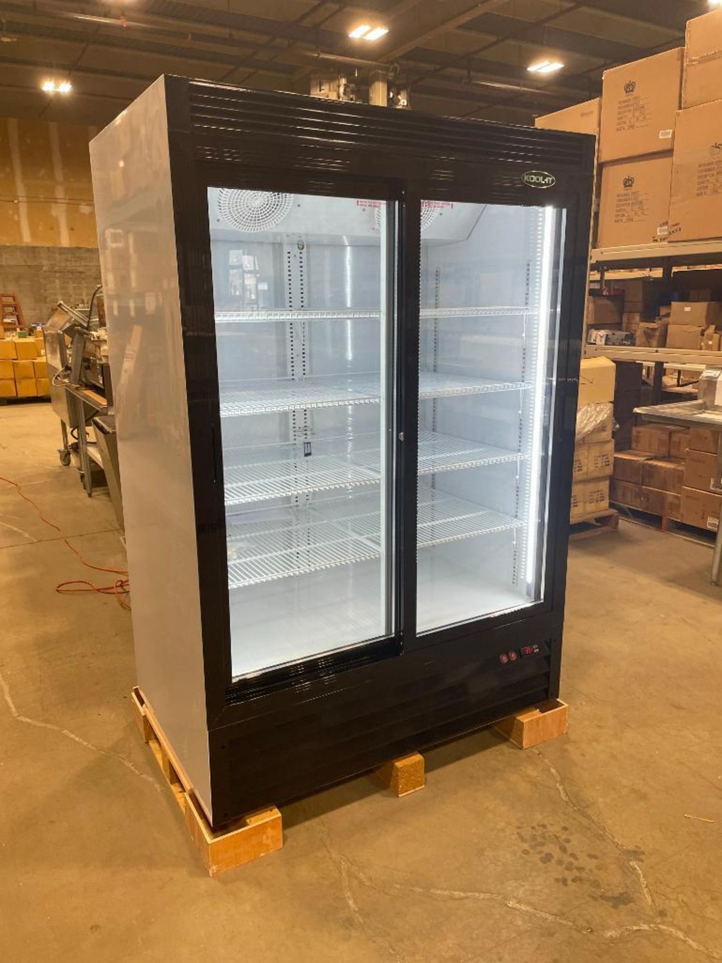 DOUBLE SLIDING GLASS DOOR COOLER, 33.5 CU. FT, LED DISPLAY - NEW - Image 8 of 12