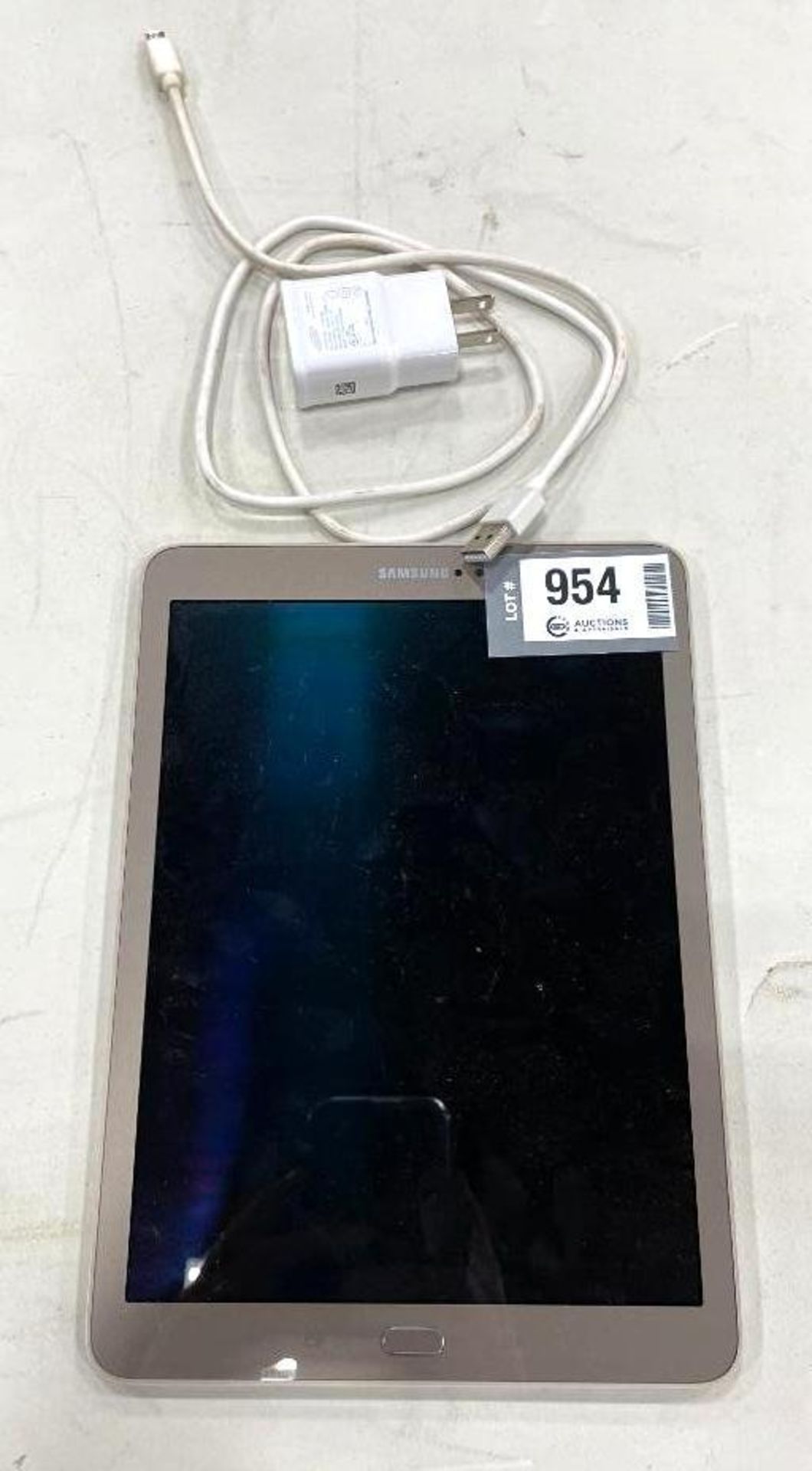 SAMSUNG SM-T813 TABLET WITH CHARGER