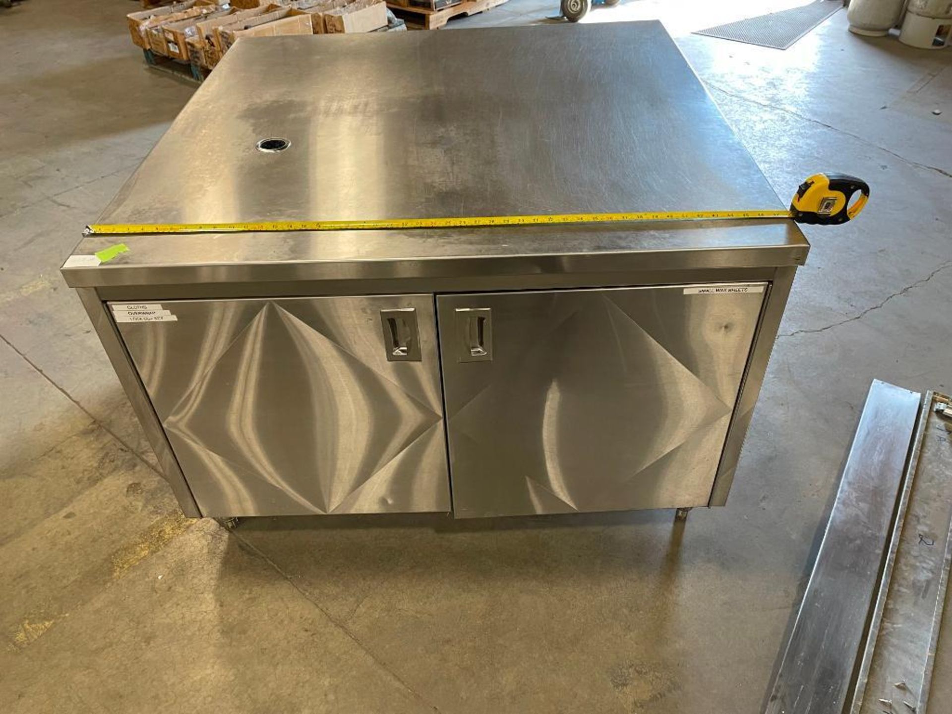 48" FOUR DOOR STAINLESS STEEL STORAGE CABINET/EQUIPMENT STAND - Image 19 of 24