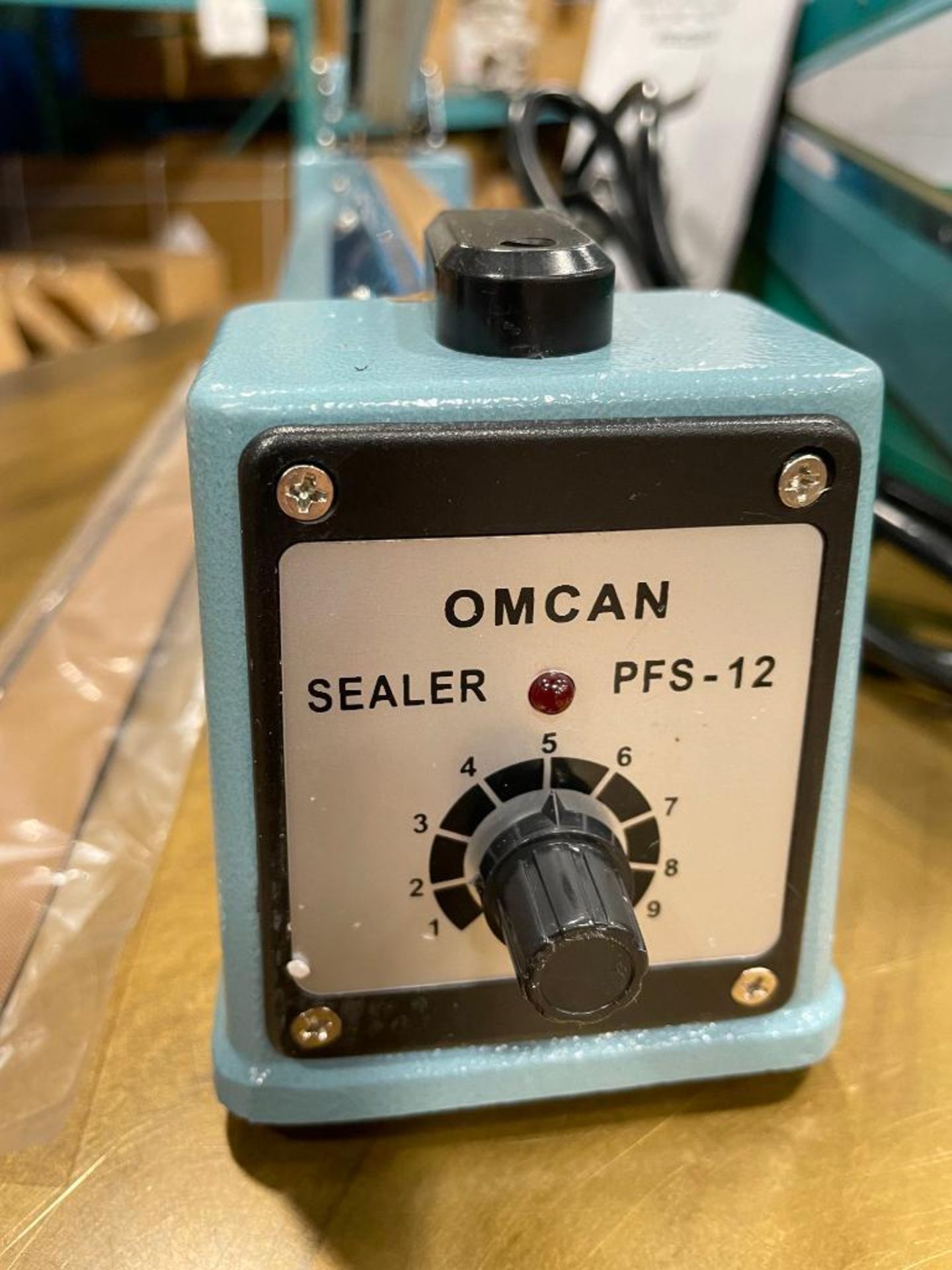 PORTABLE IMPULSE SEALER WITH 12″ SEAL BAR, OMCAN 14448 - Image 4 of 8