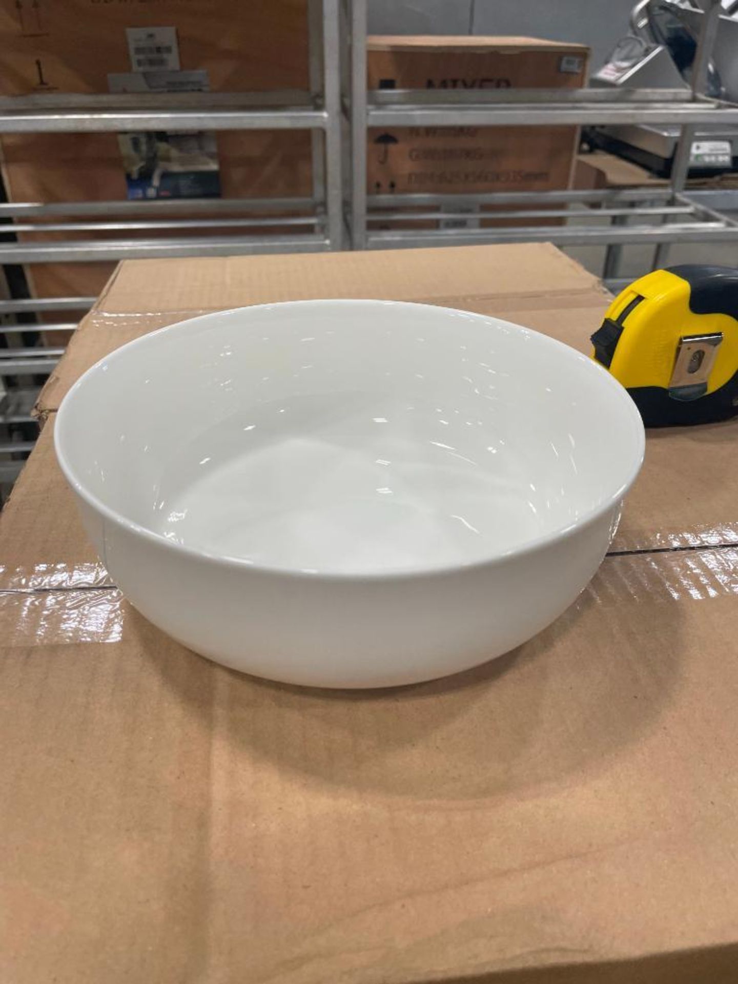 2 CASES OF 60OZ/1800ML WHITE PORCELAIN BOWLS, ARCOROC "EMBASSY" S0147 - LOT OF 32 - NEW - Image 2 of 6